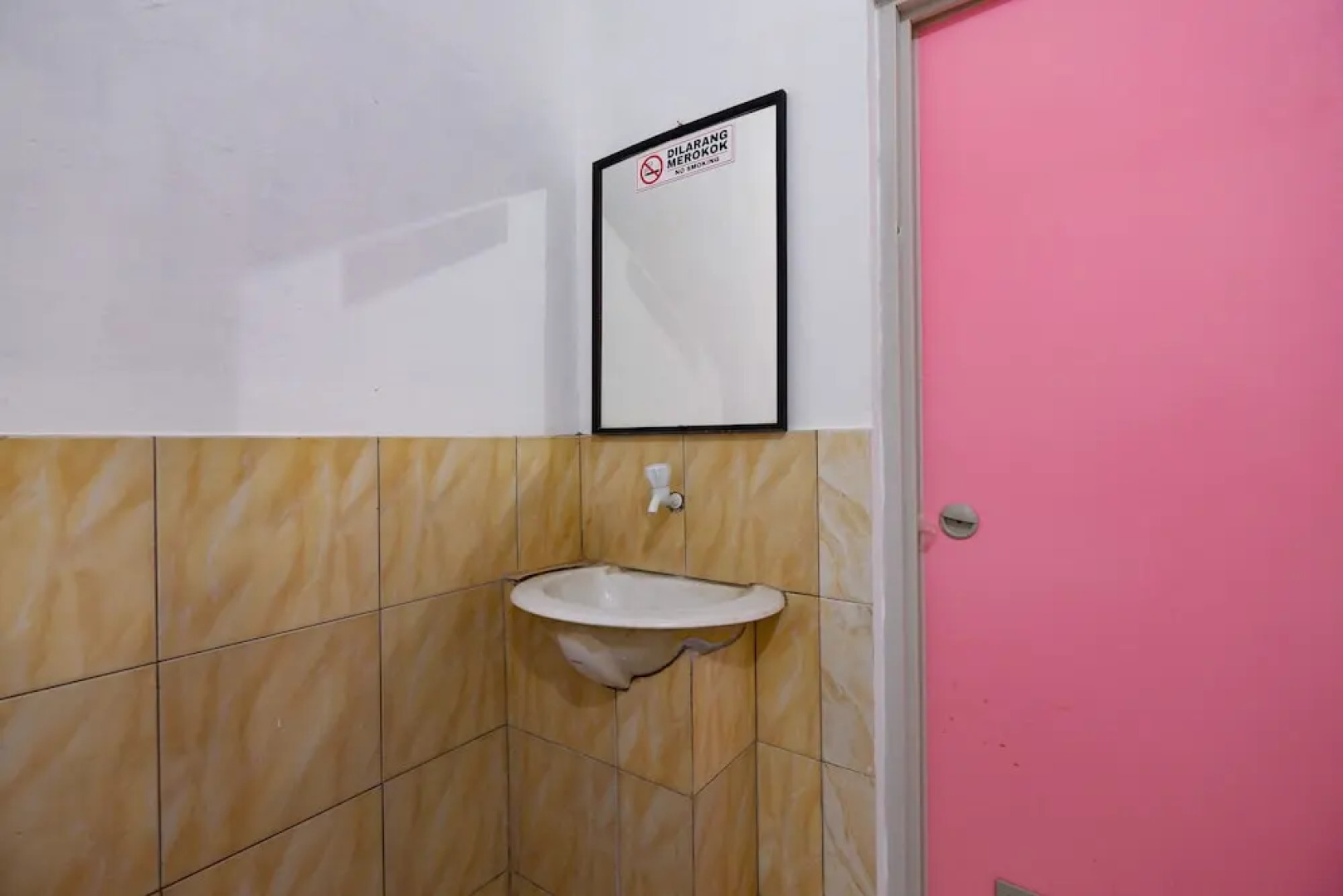 OYO 2855 Sartika Hotel Pati