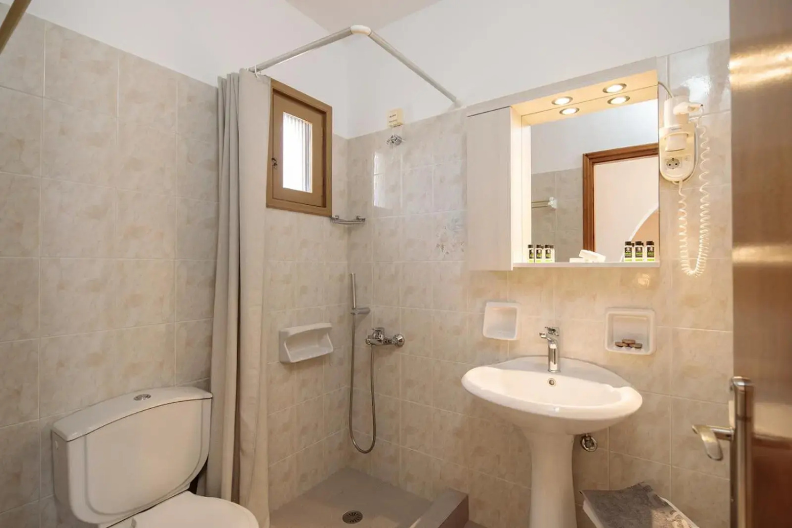 Proteas Hotel & Suites