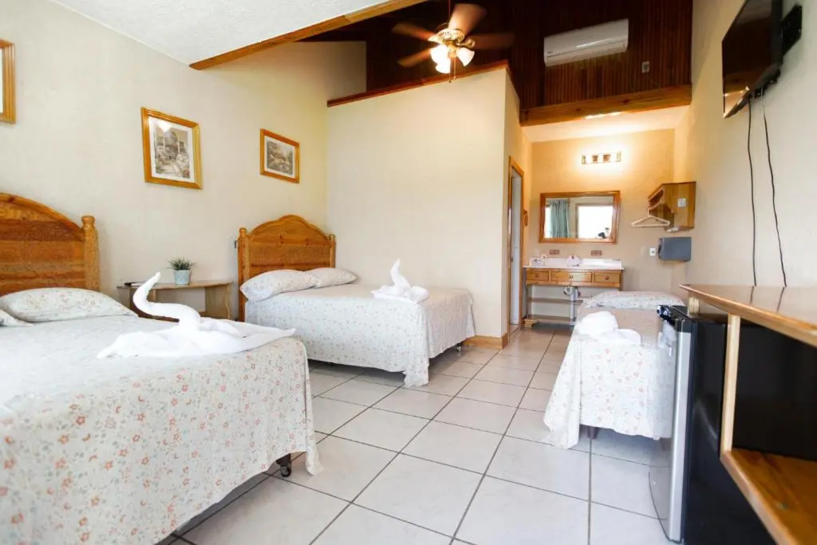 Sea Eye Hotel - Laguna Building