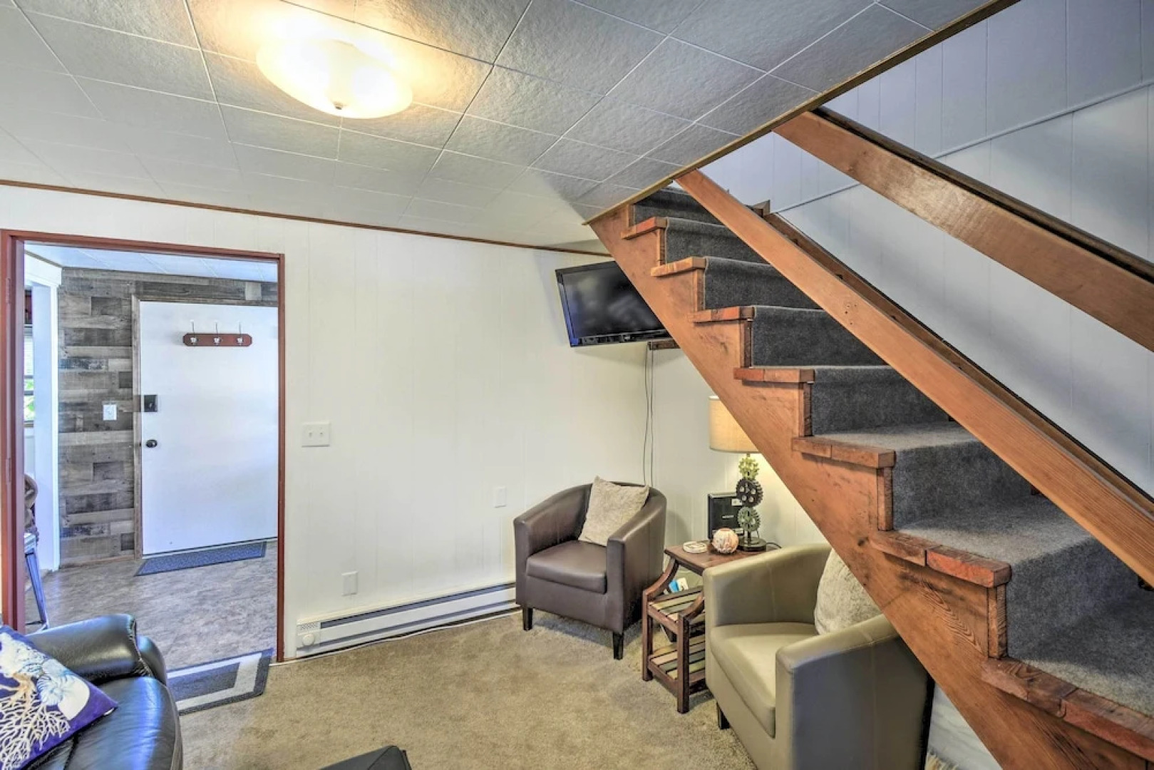 Coastal PNW Gem w/ Hot Tub - Walk to Beach!