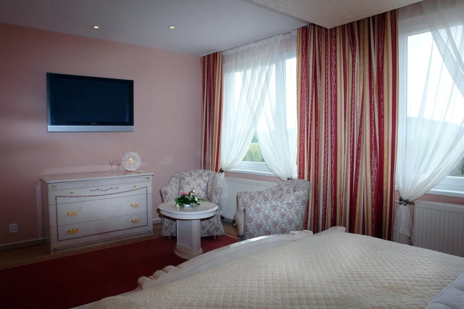 Bila Ruze White Rose