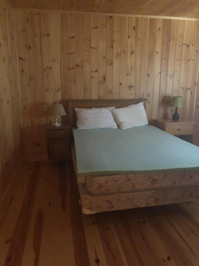 Blueberry Point A Classic Lake Joseph family cottage on a 900 ft peninsula