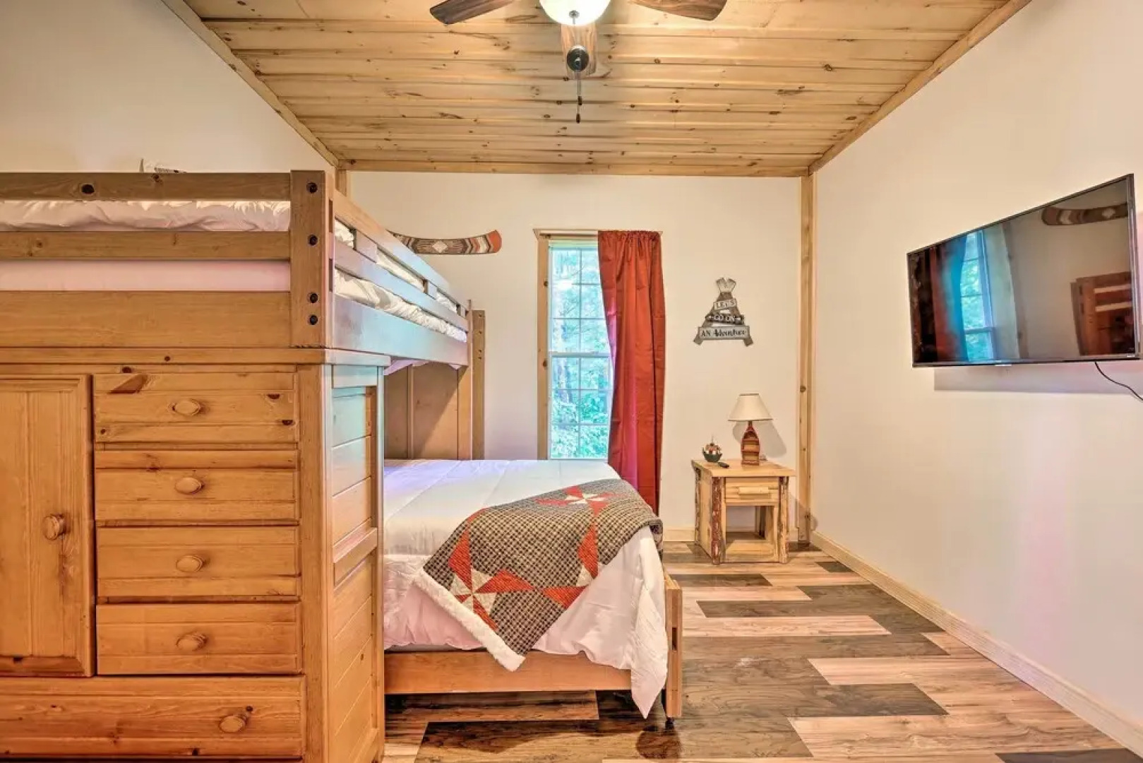 Sun-dappled Cadillac Gem w/ Kayaks & Grill!