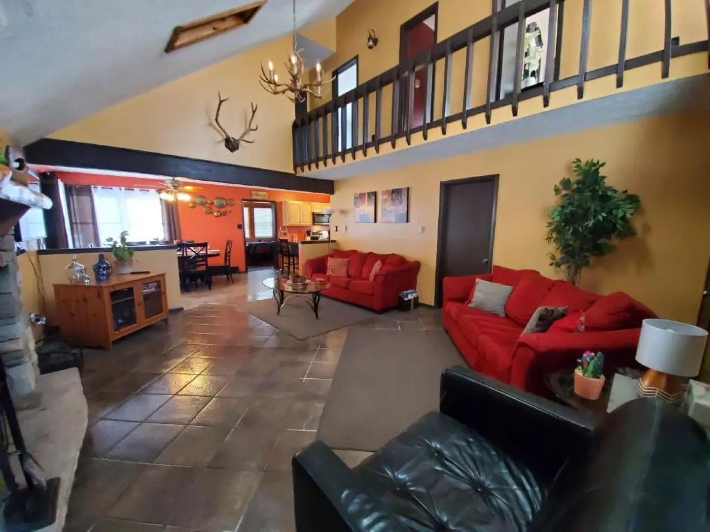 Chalet renovated Near Casino, Camelback , Kalahari water park Mount Pocono