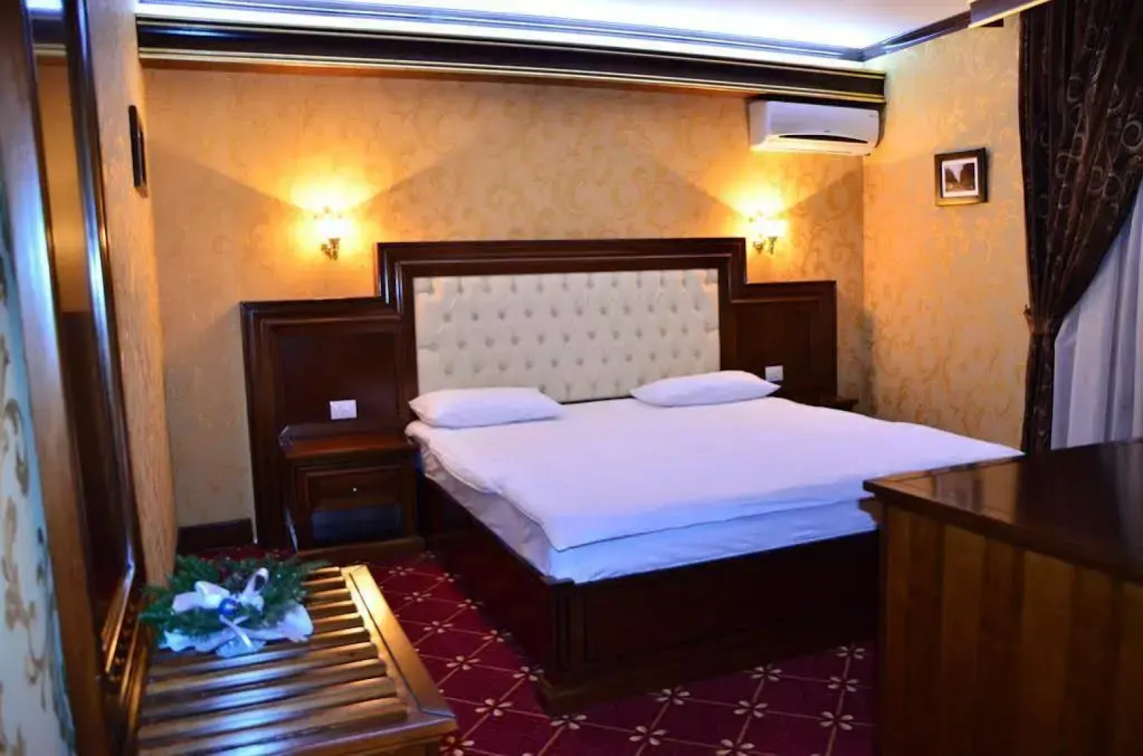 Pensiunea La Plopii Fara Sot