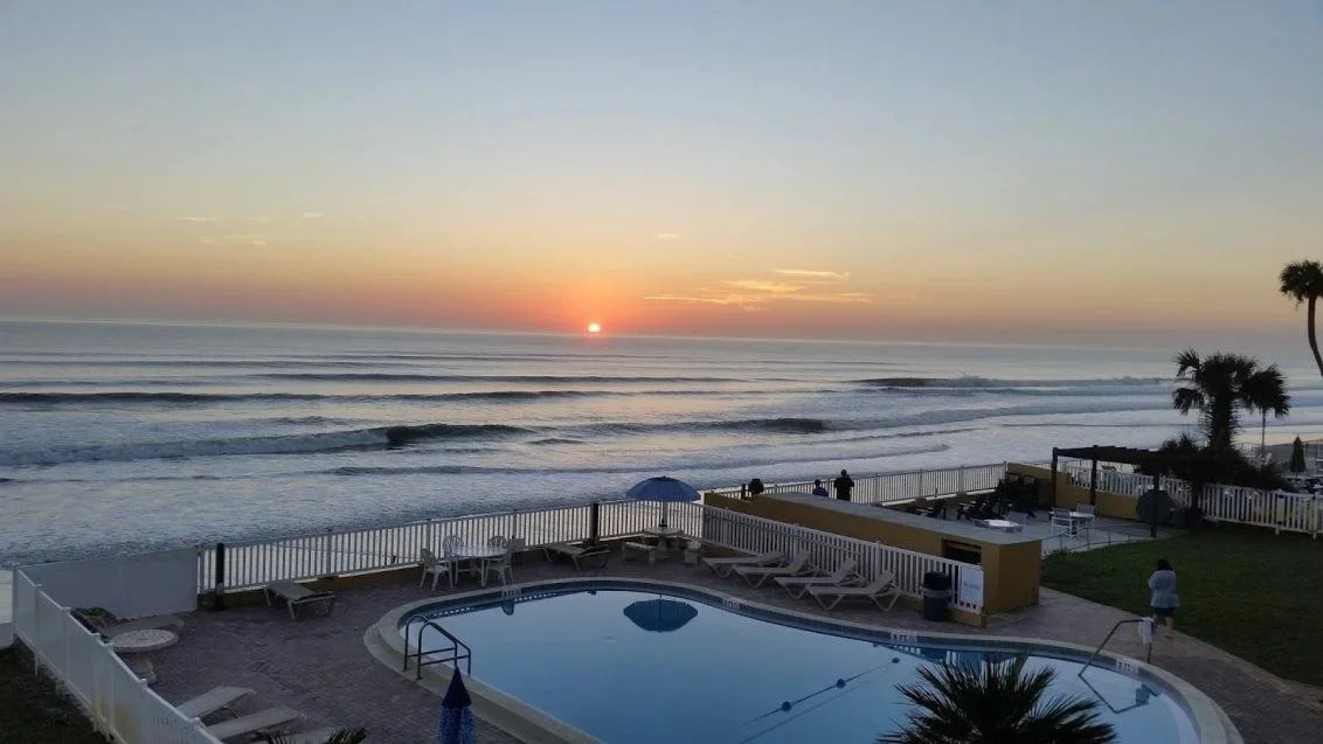 Driftwood Beach Motel