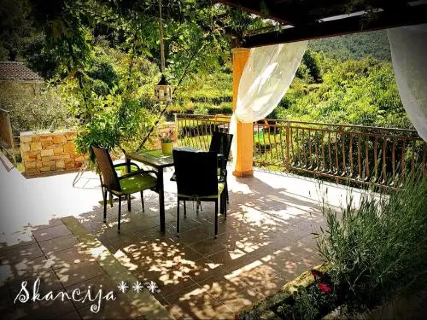 Apartments Merlo & Skancija