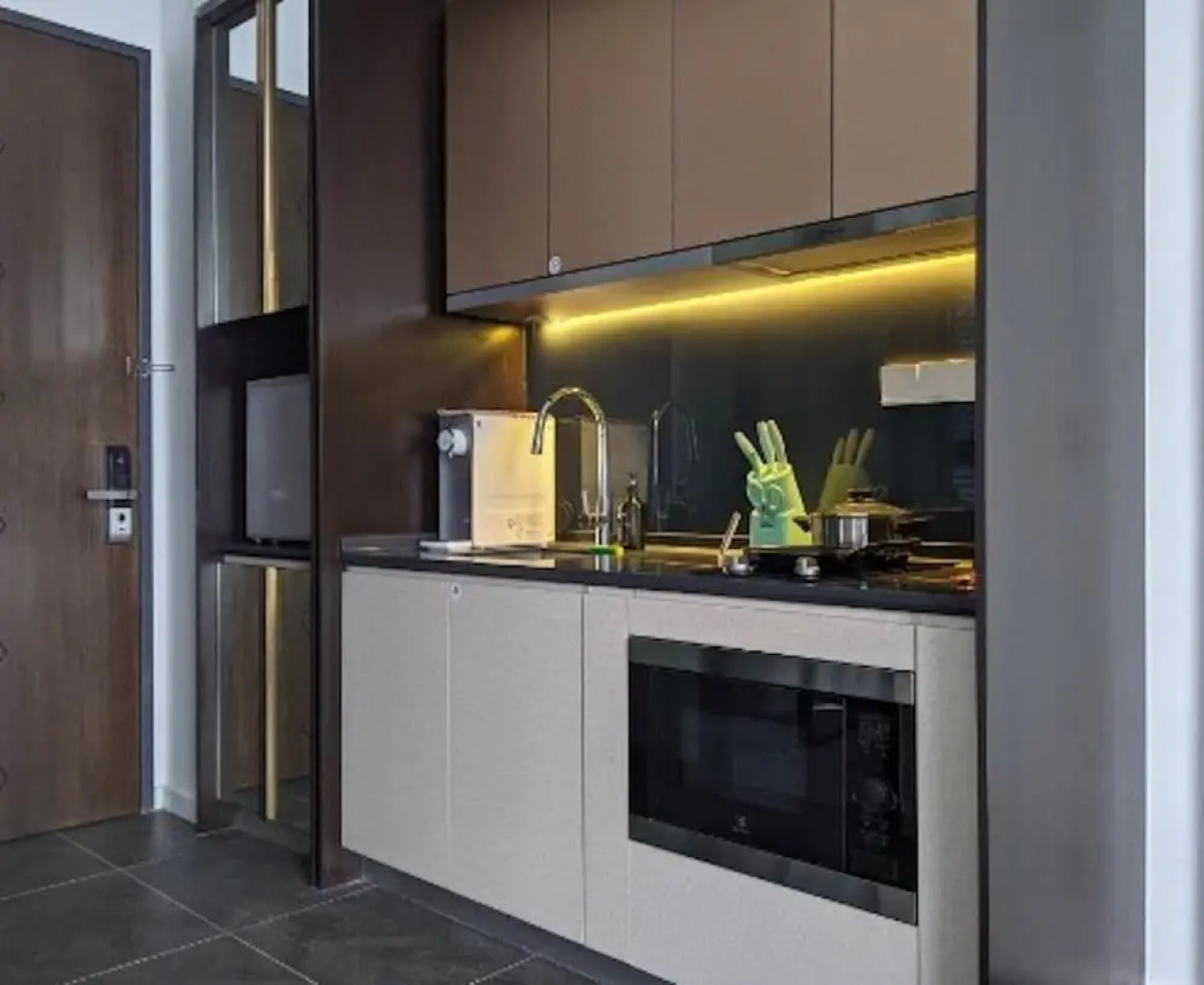 Mana-Mana Suites at Scarletz KLCC