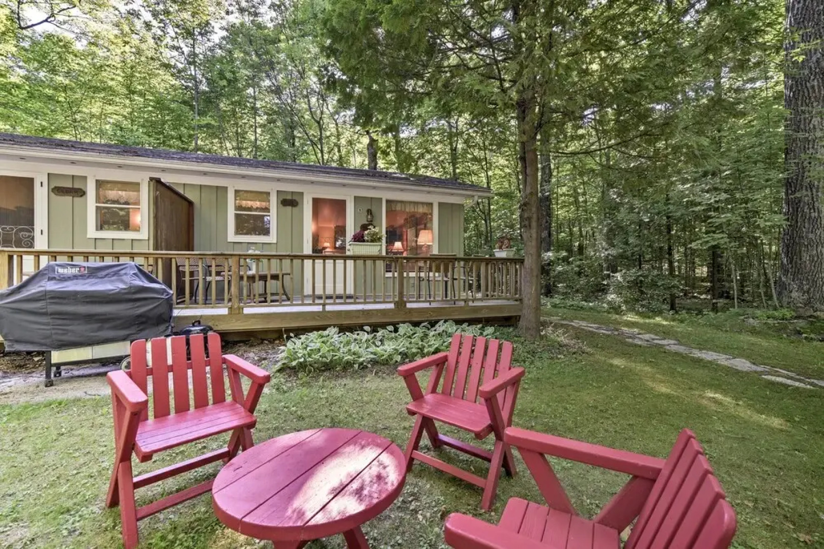 'pine Cottage' Duplex w/ Deck: Walk to State Park!