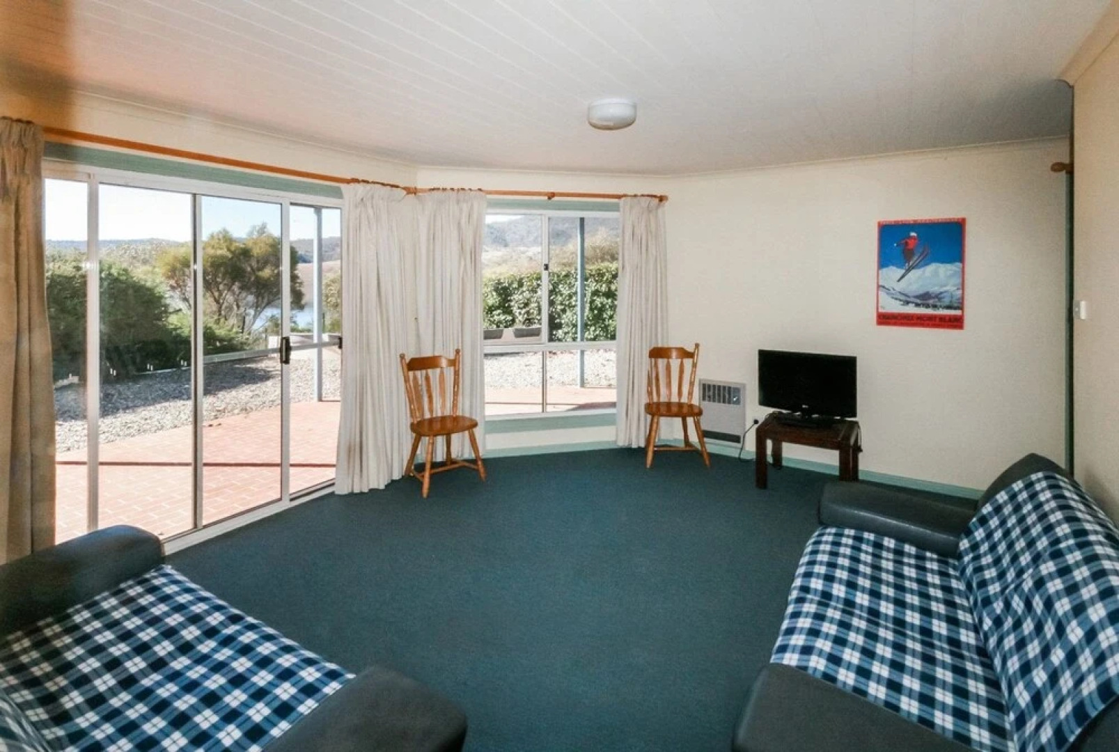 Tennerhof - Large Waterfront Home