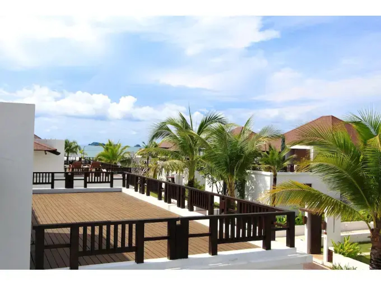 The Oriental Beach Pool Villa & Village