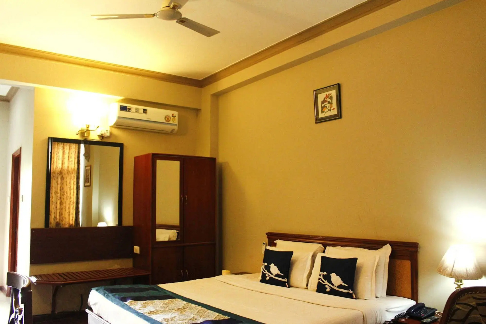 OYO Premium Khanyara Road