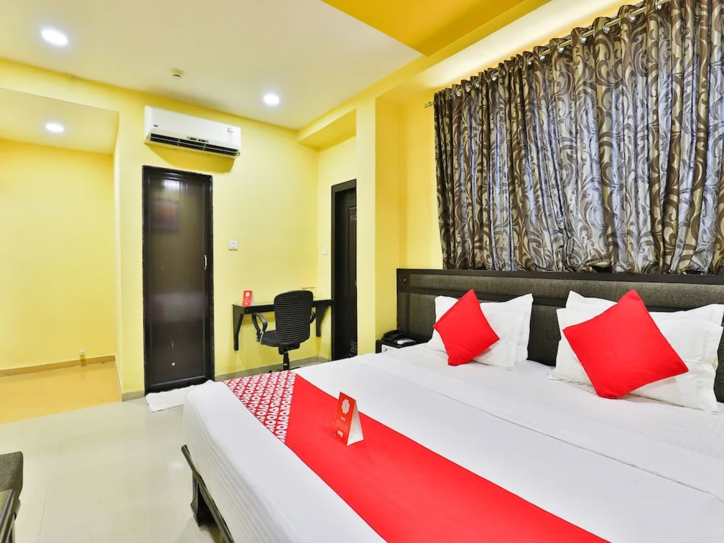 OYO 14549 Hotel Lotus Residency