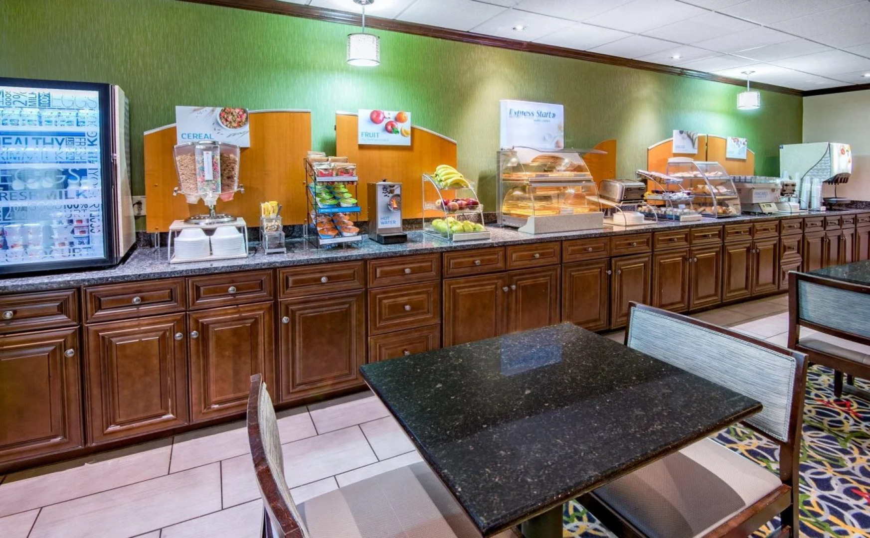 Holiday Inn Express Cleveland Airport - Brookpark by IHG