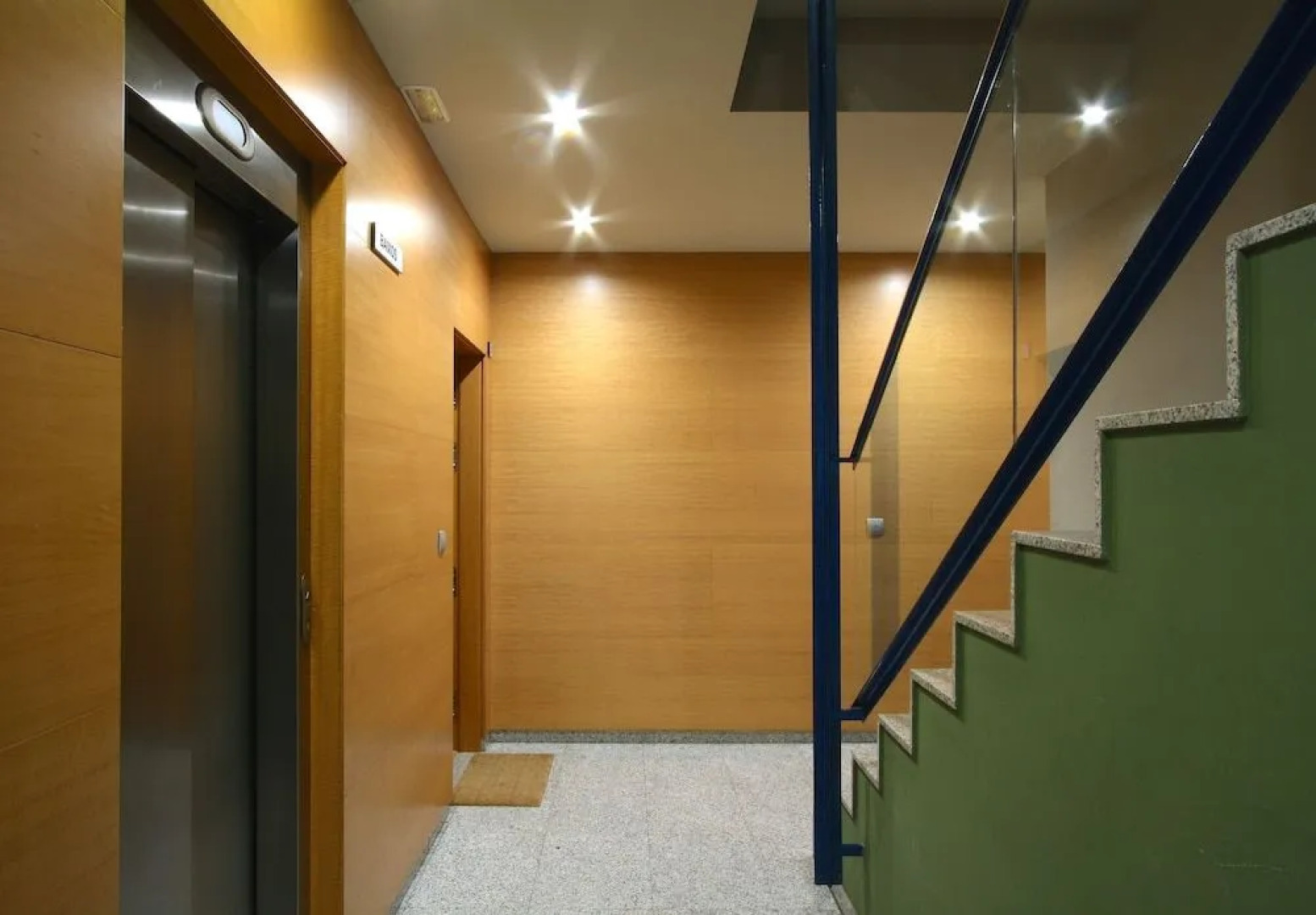 Mazi Apartments Downtown