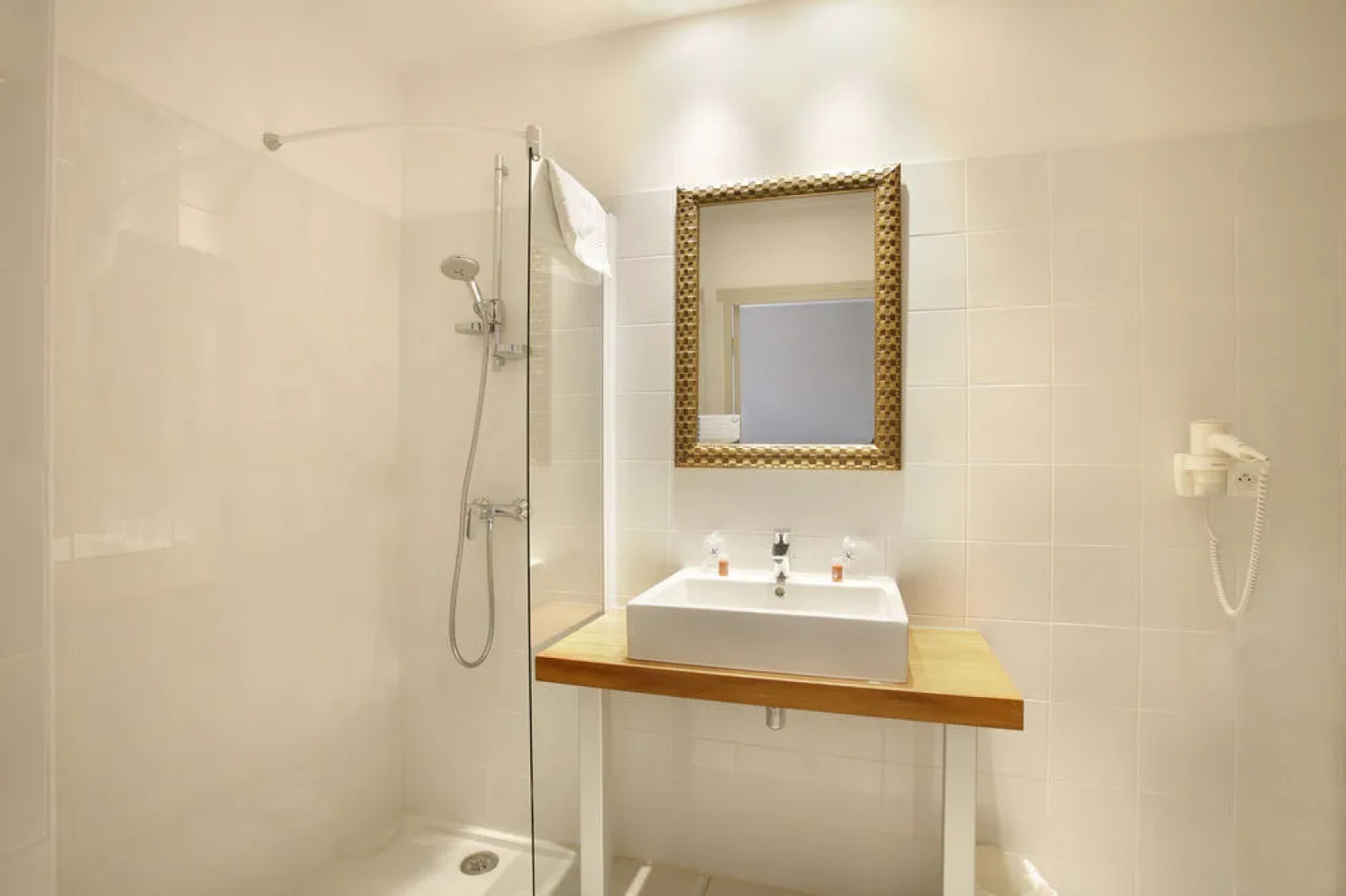 Inter-hotel Le Grillon Dor