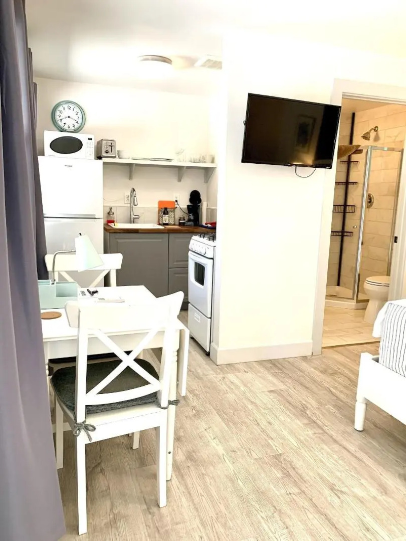 The Pines Inn and Cottages