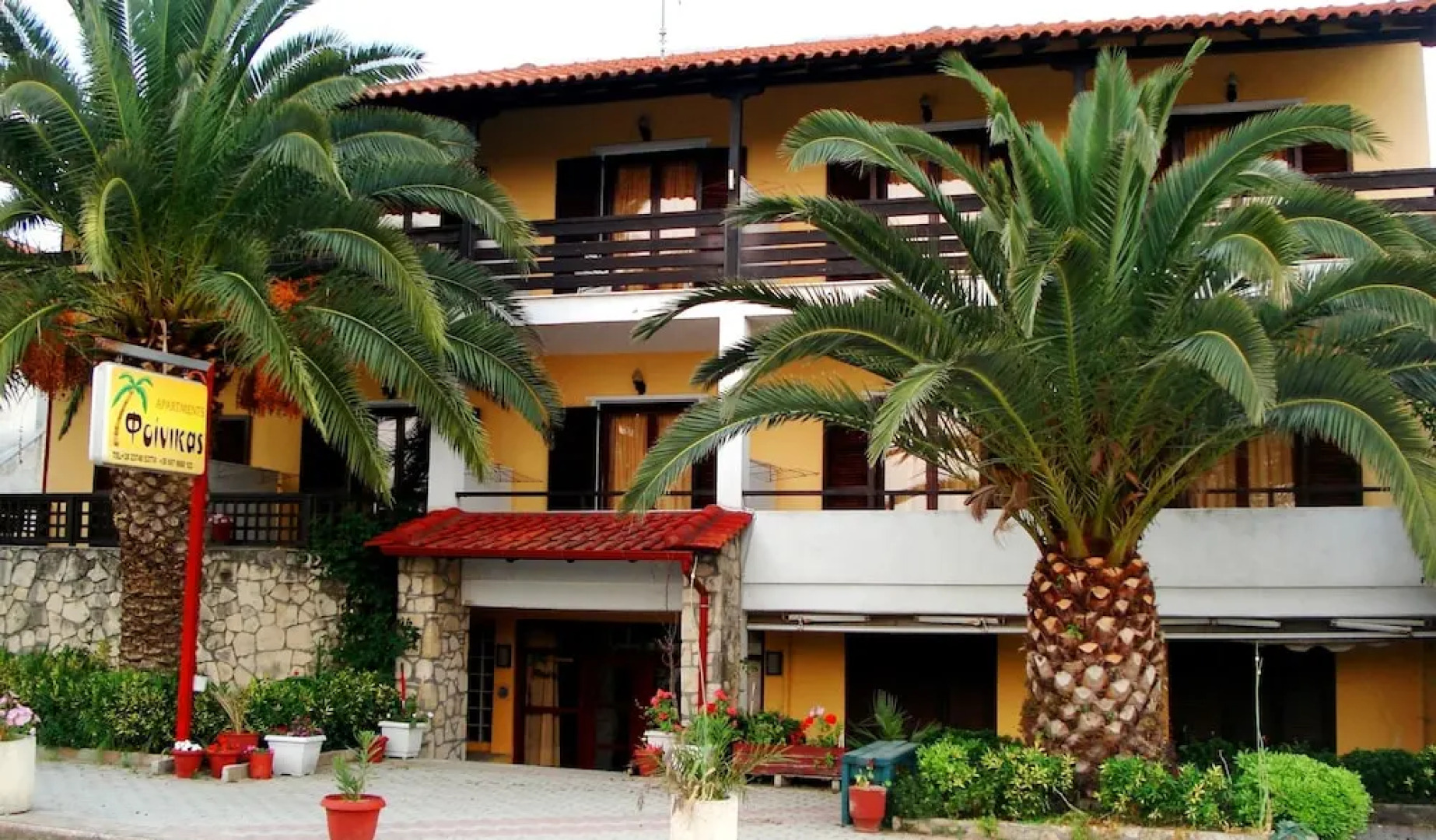 Finikas Apartments