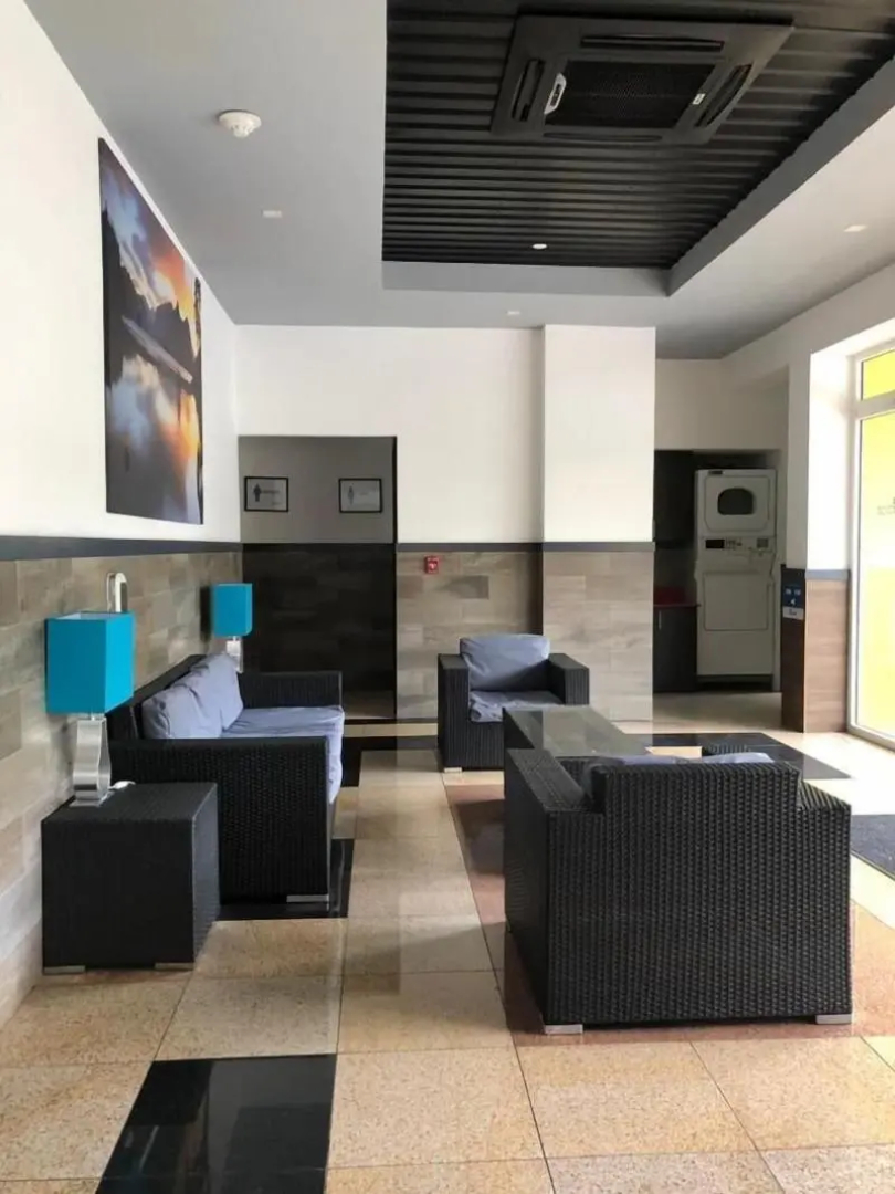 Beverly Hills: Hotel & Business