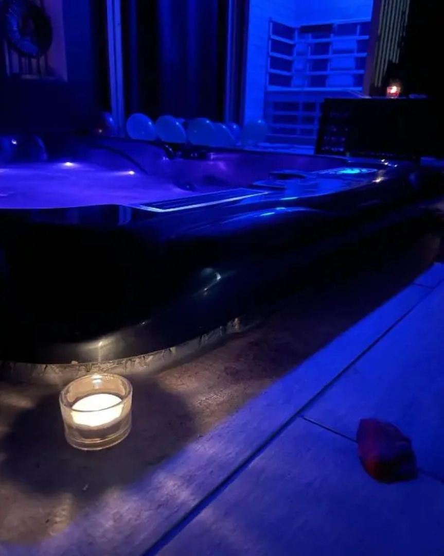 La Suite Grenoble SPA Jacuzzi Et Sauna Privatif (Adults Only)