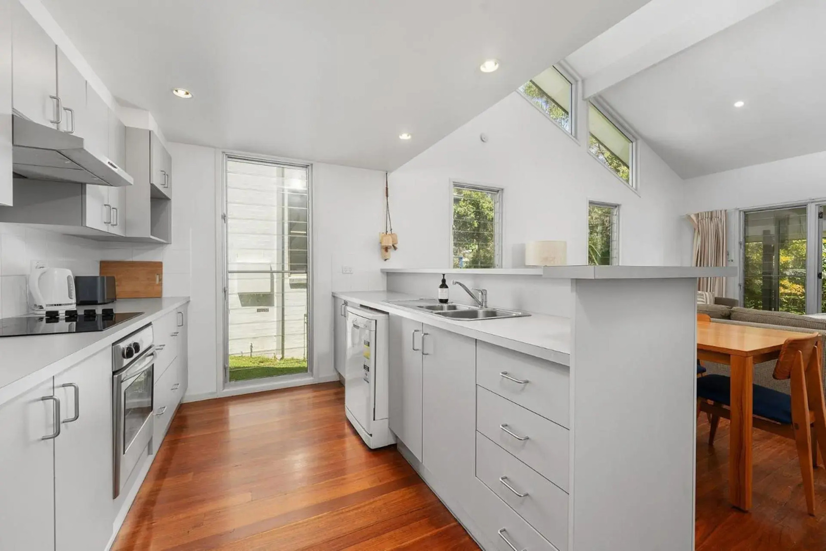 Boathouse 2 4pm Check Out Sundays