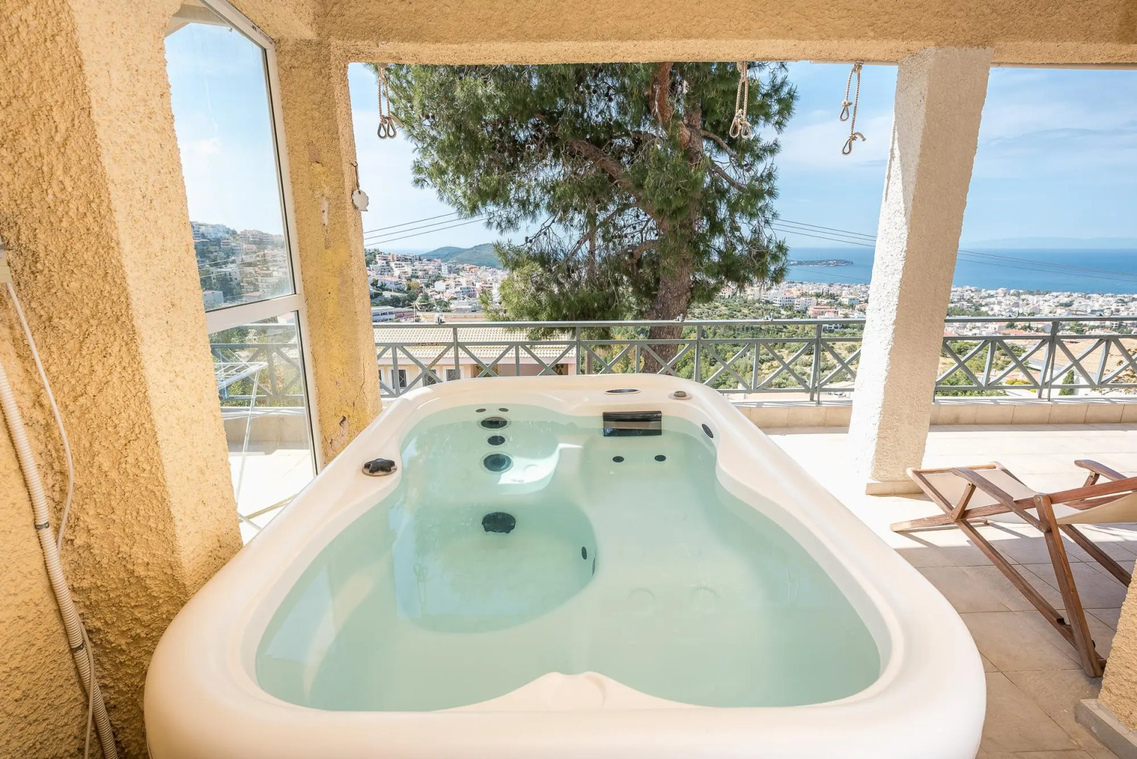 Luxury Home With Jacuzzi and Spectacular Sea Views for 8 Guests