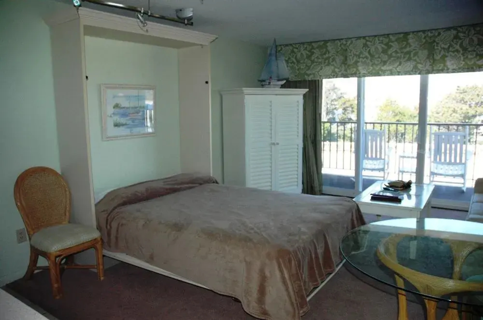 Summer Sands Suites