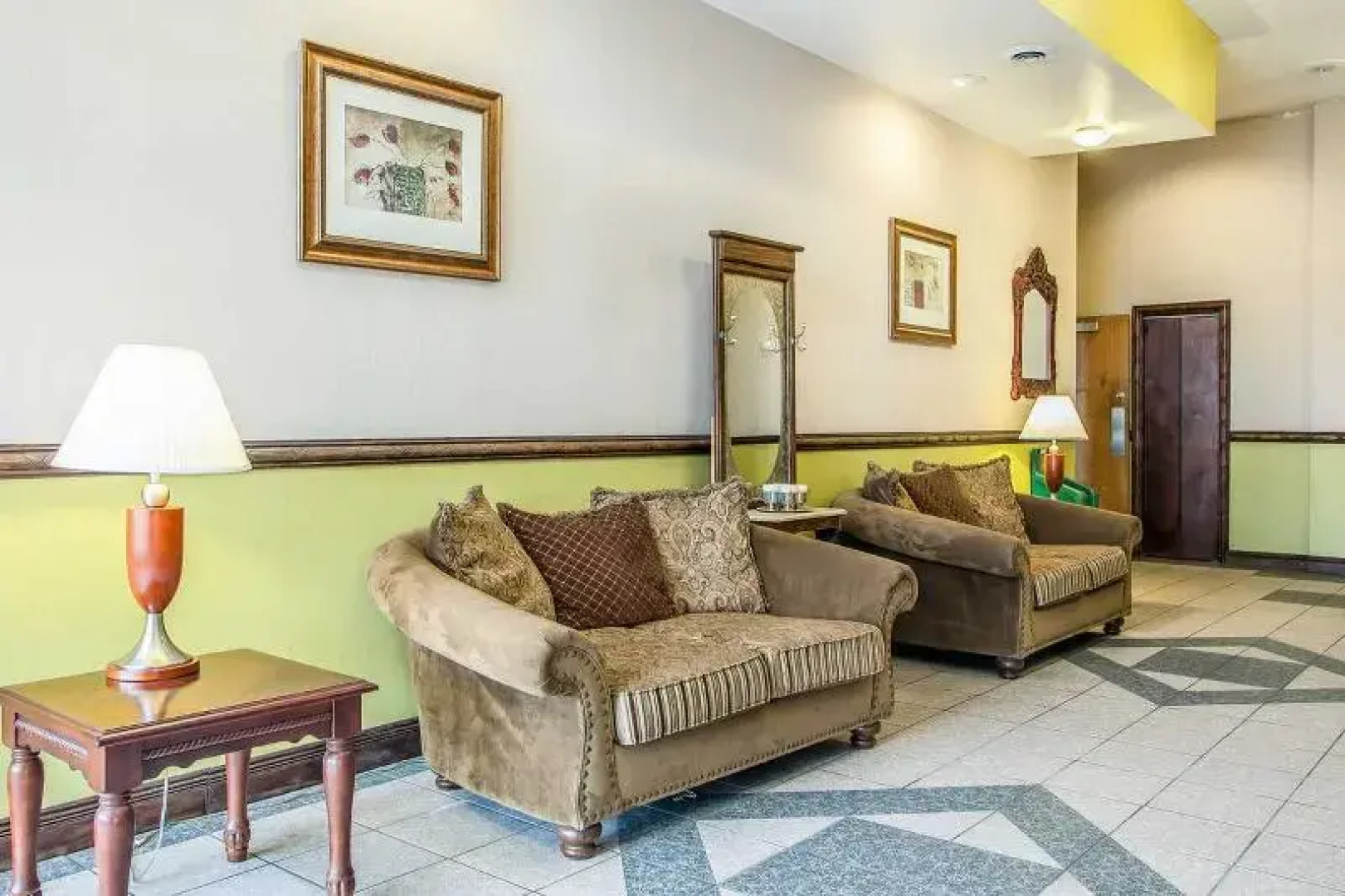 Econo Lodge Breezewood