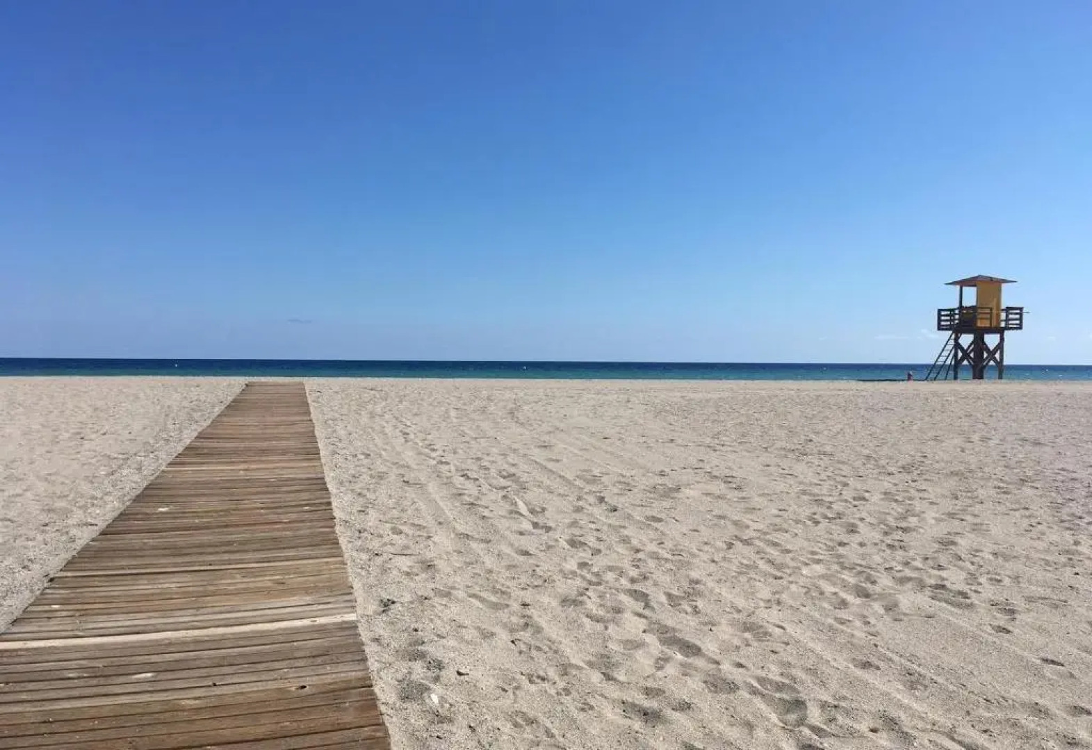 2 bed apartment with pools and spa