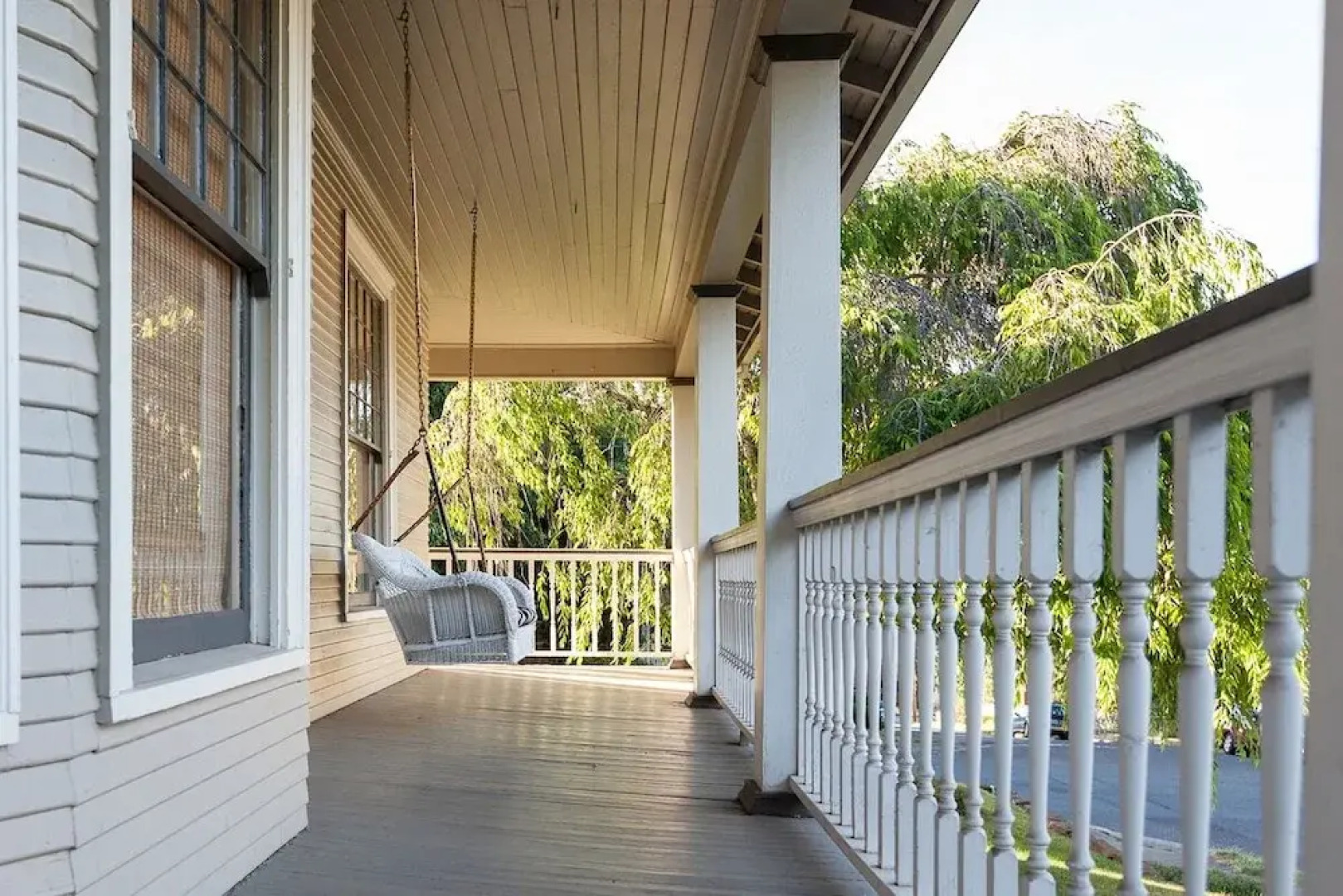 Cascade Chic 3 Bedroom Home by RedAwning