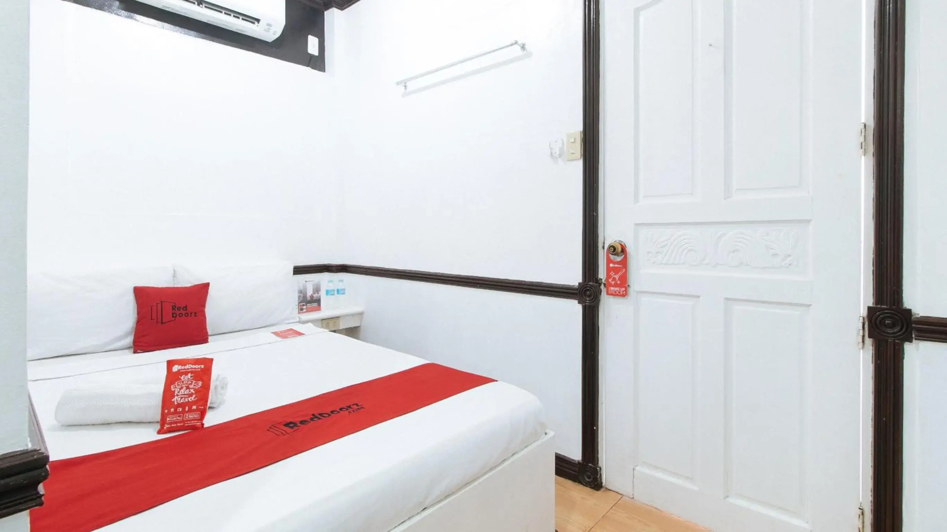 RedDoorz Plus @ Villa Gloria Taguig