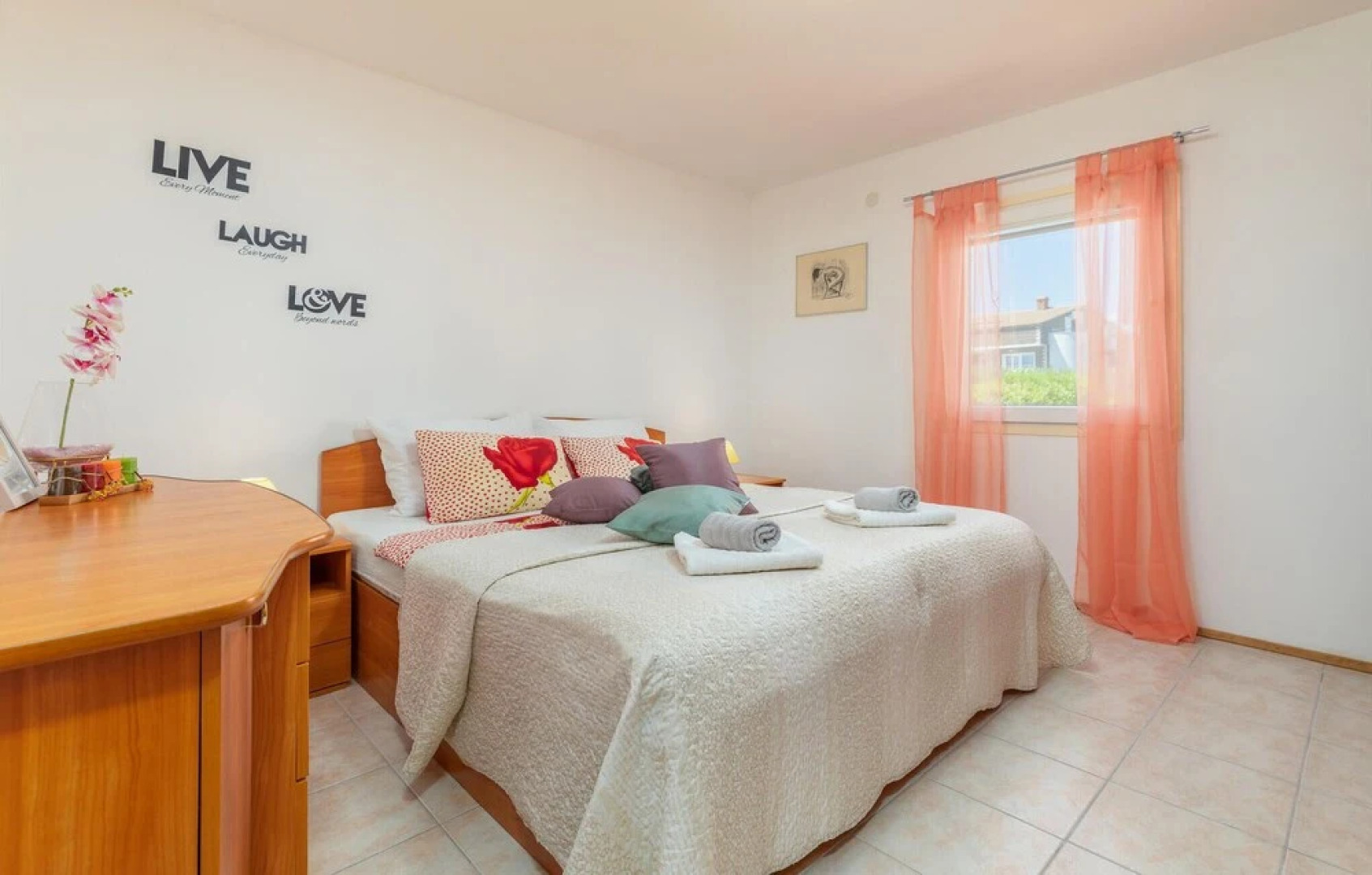 Nice Home in Valbandon with Hot Tub, WiFi & 2 Bedrooms