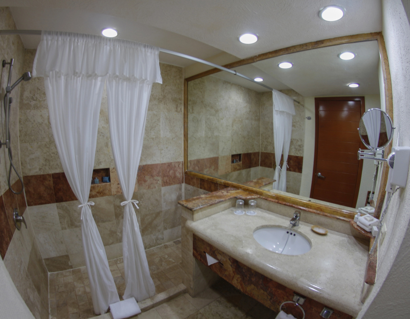 Plaza Pelicanos Grand Beach Resort - All Inclusive