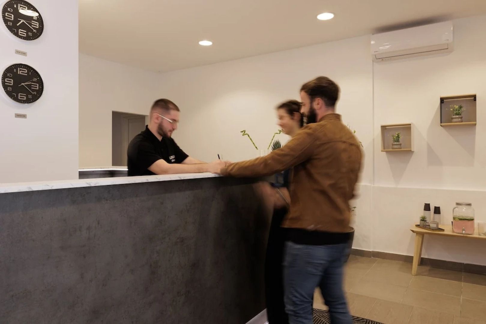 Local Hostel & Suites