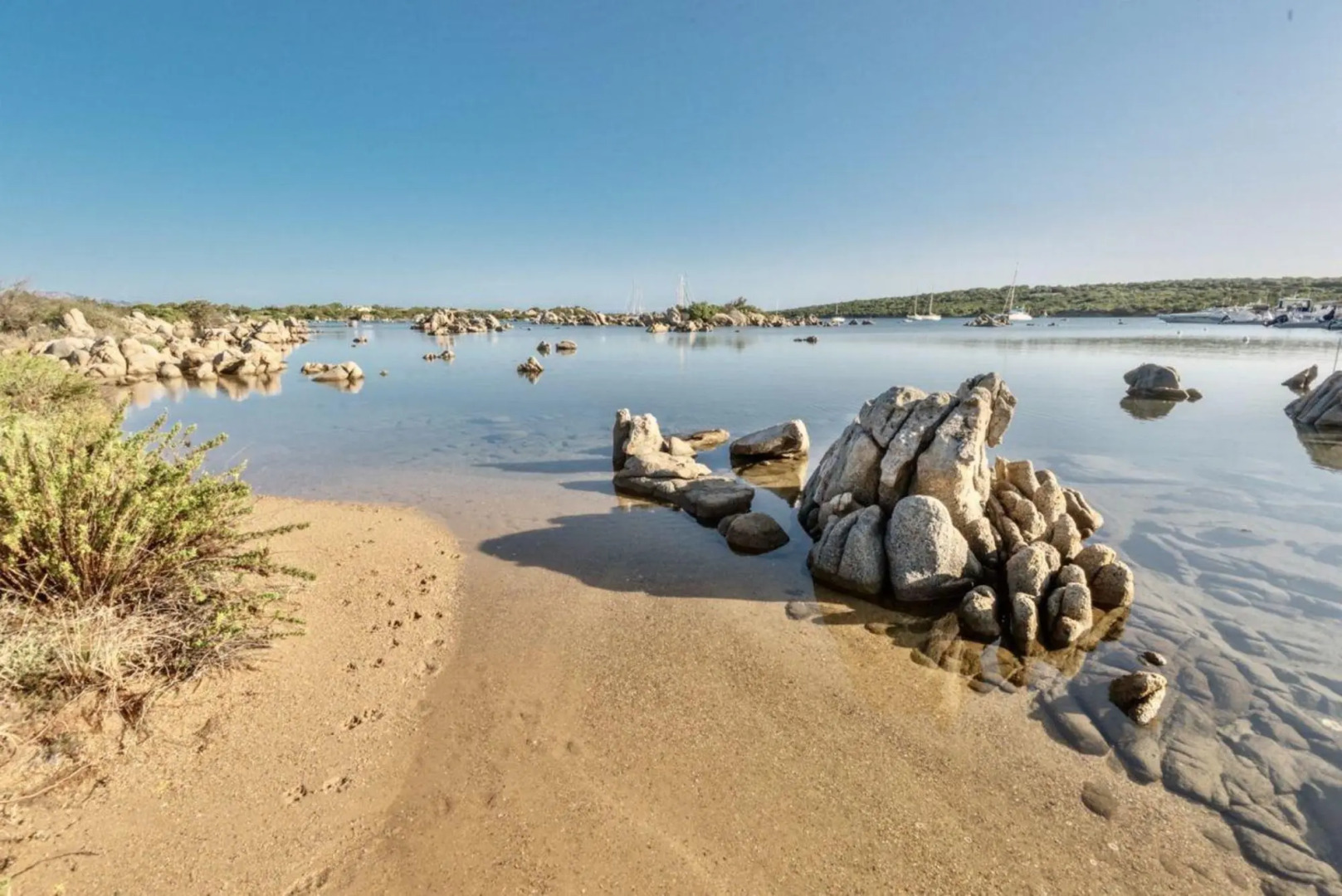 Baia de Bahas Residence