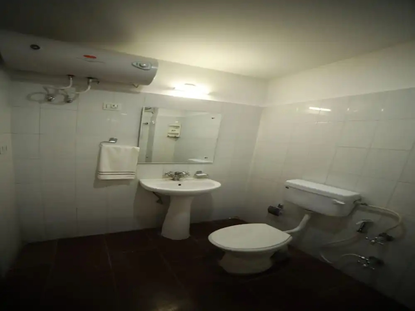 OYO 15561 Corporate Villa