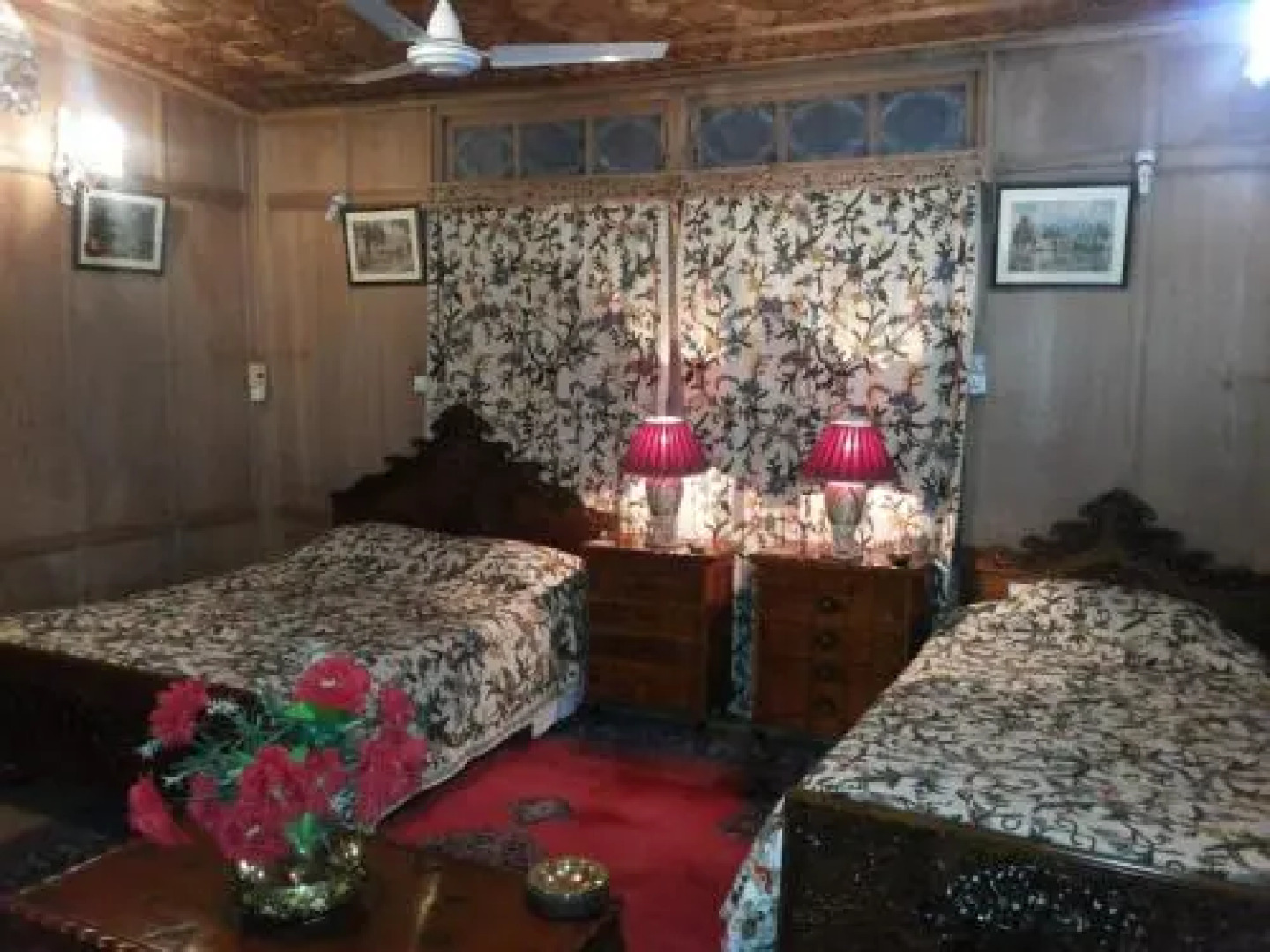 Kings Rose Houseboat