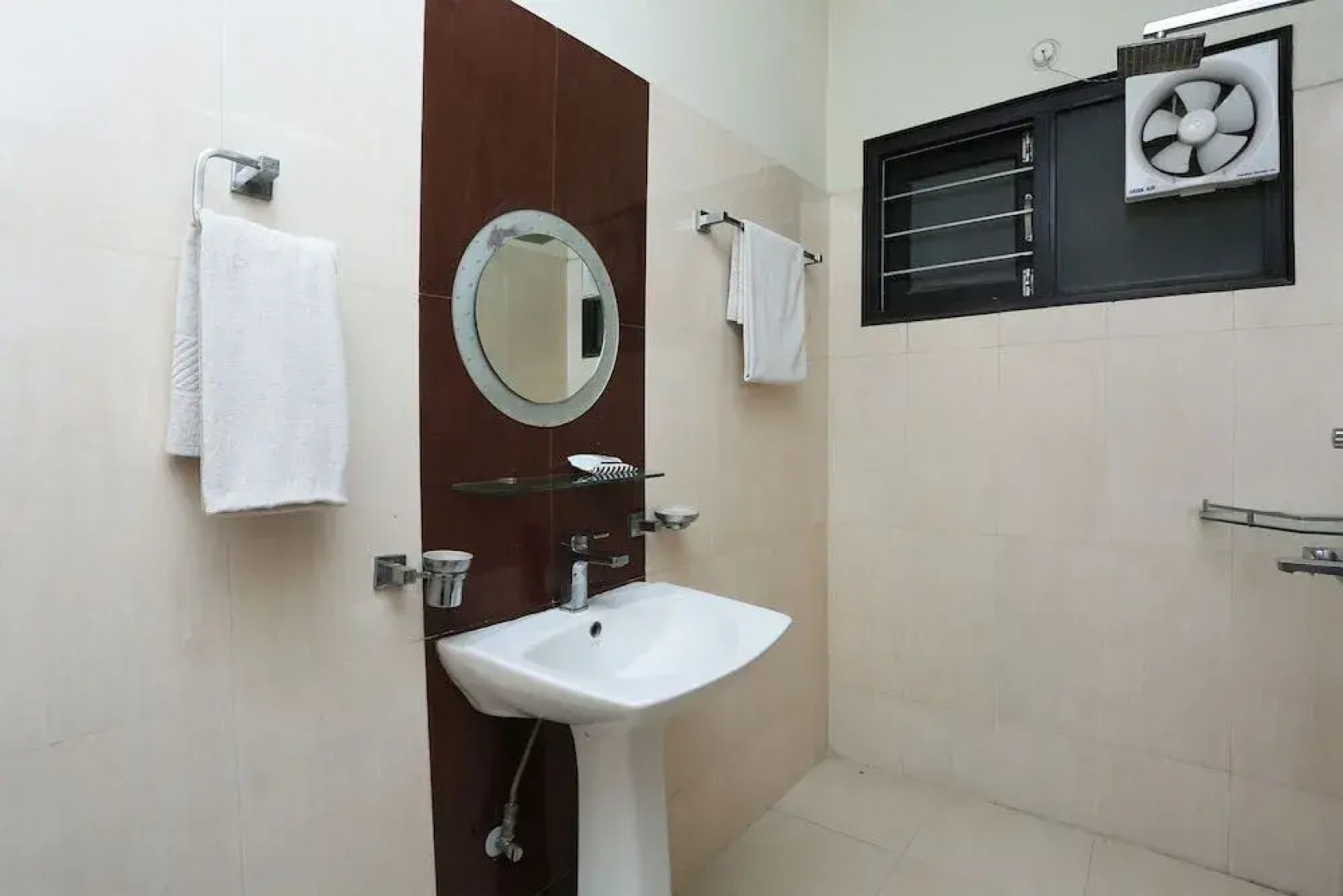 Hotel Galaxy by OYO Rooms