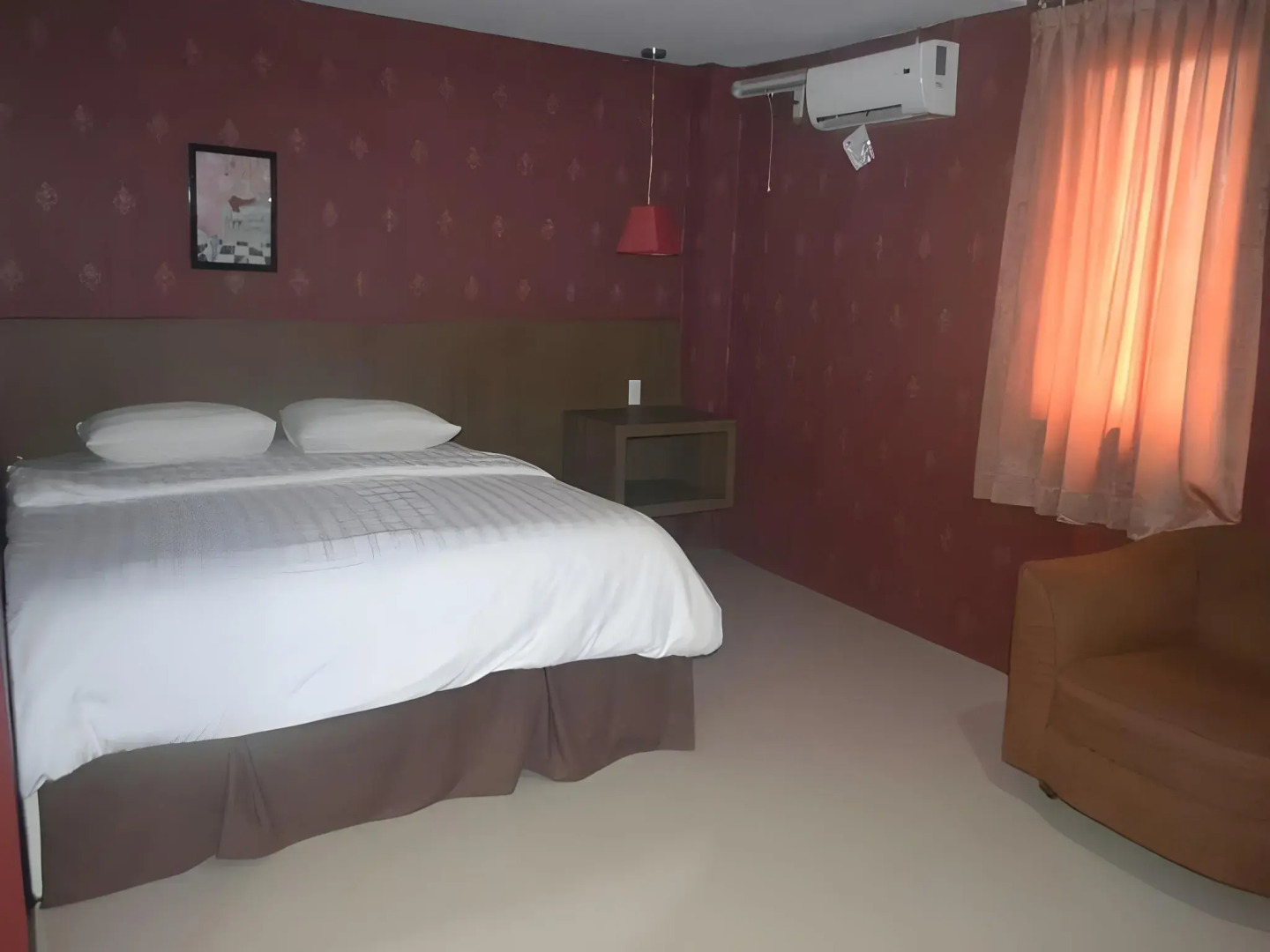 OYO 2574 Z Suites Hotel