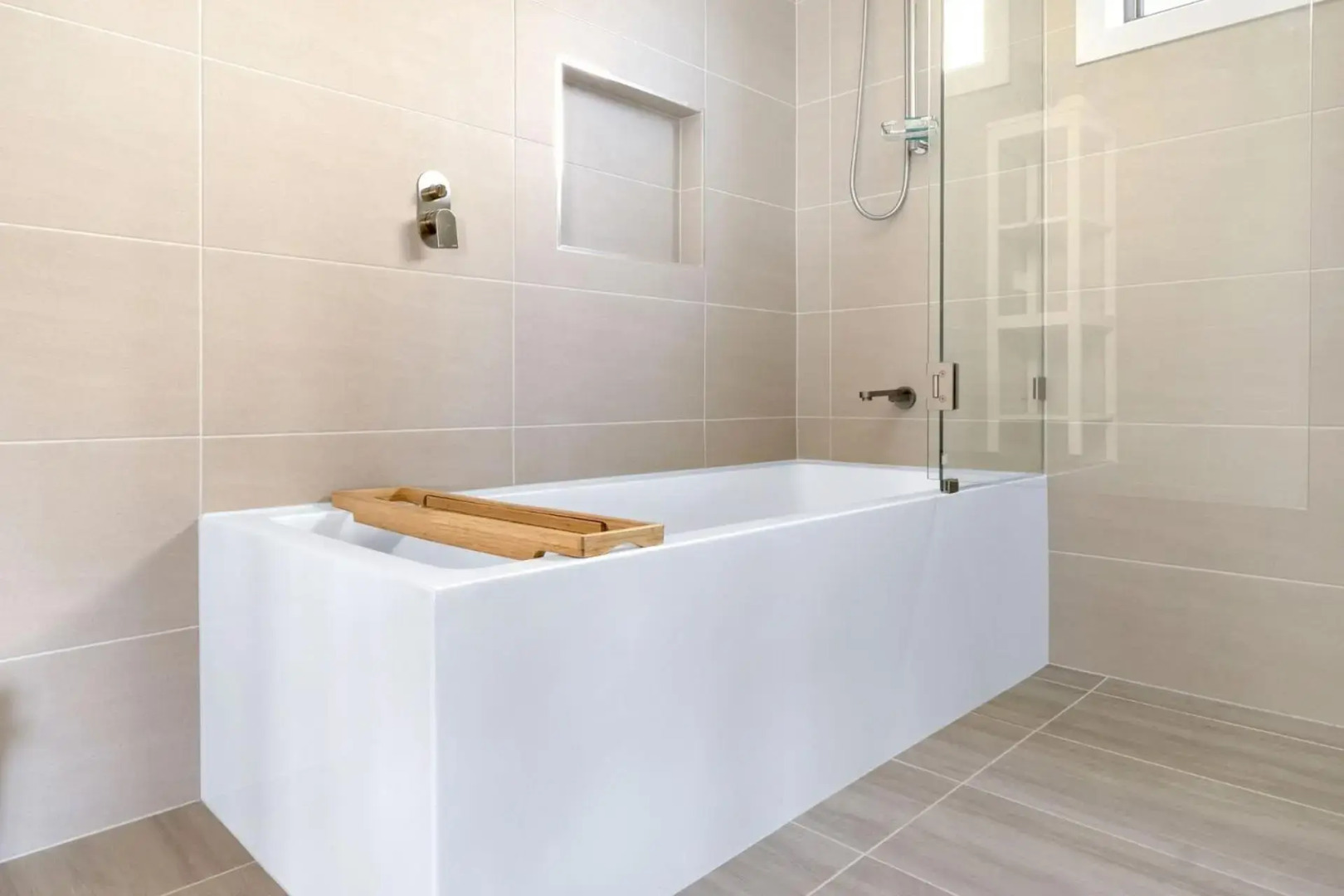 Sea Point at Hyams Beach 4pm Check Out Sundays