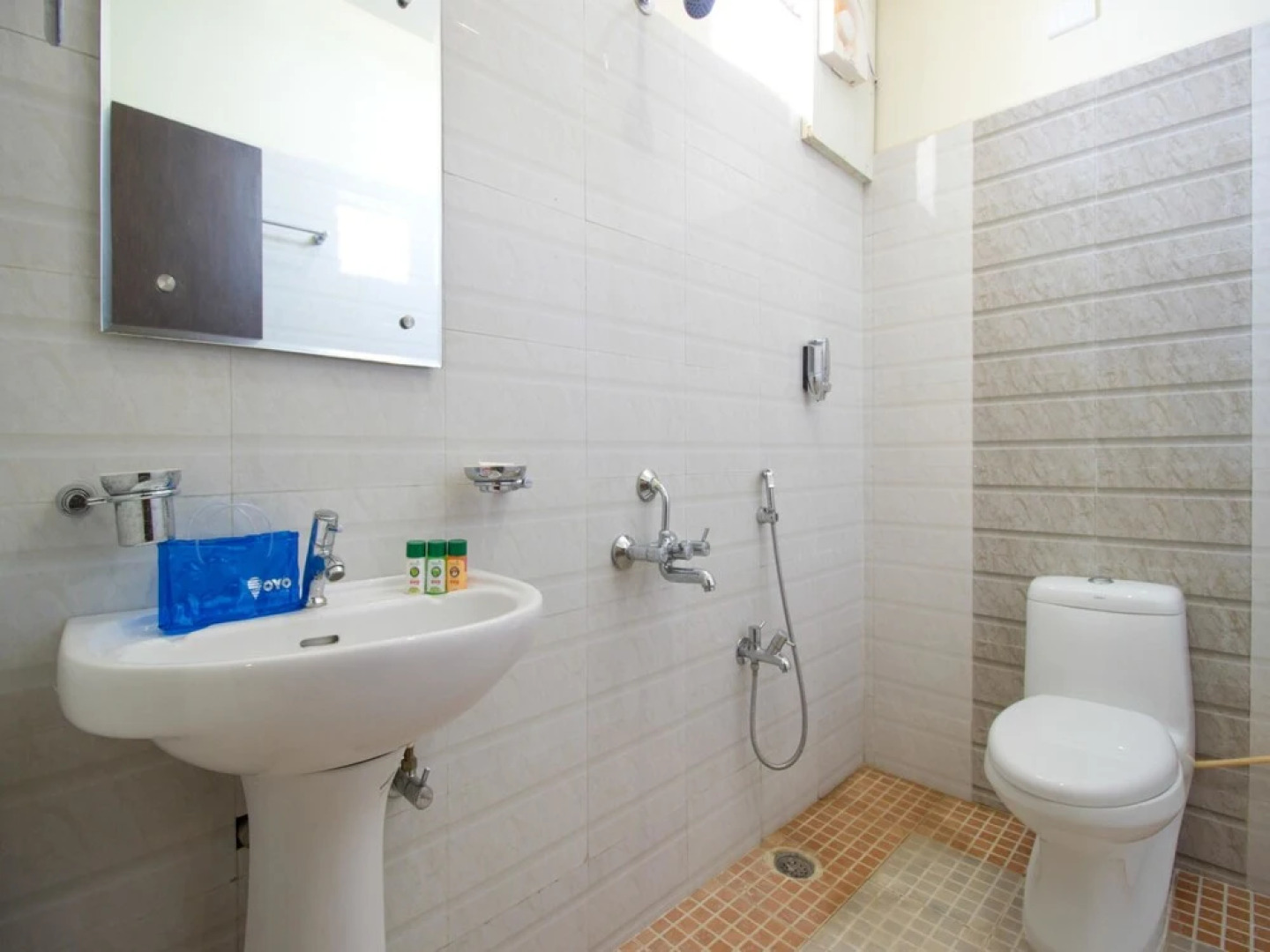 OYO 3787 9 Star Hotel