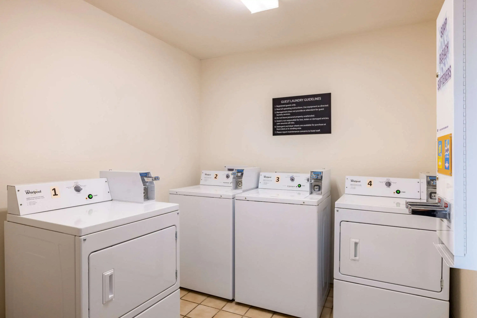 Super 8 by Wyndham O Neill NE