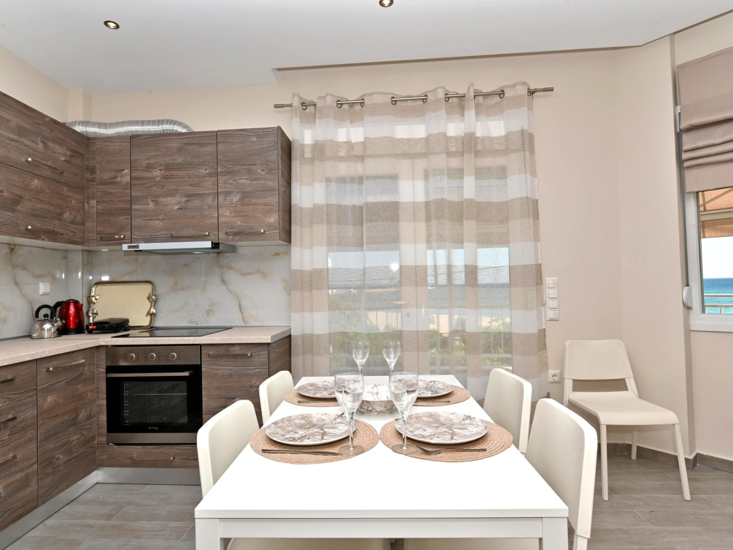 Sabbia Seafront Apartment 3 by TravelPro Servi...