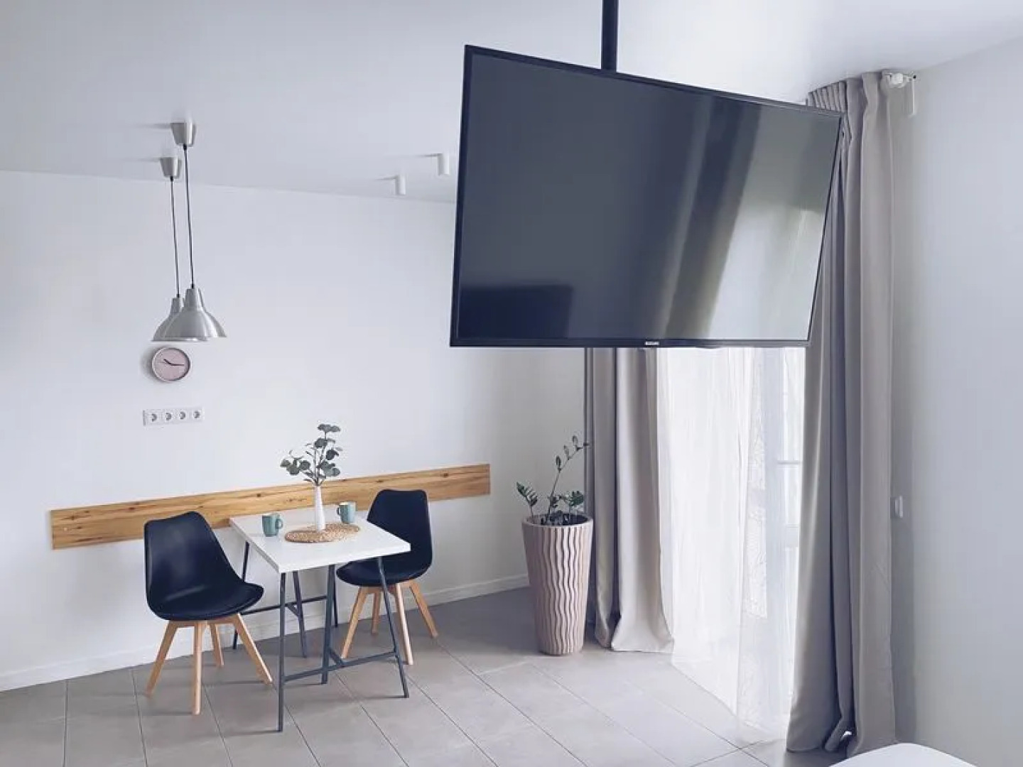 Apartments, on. Karla Marksa, 183