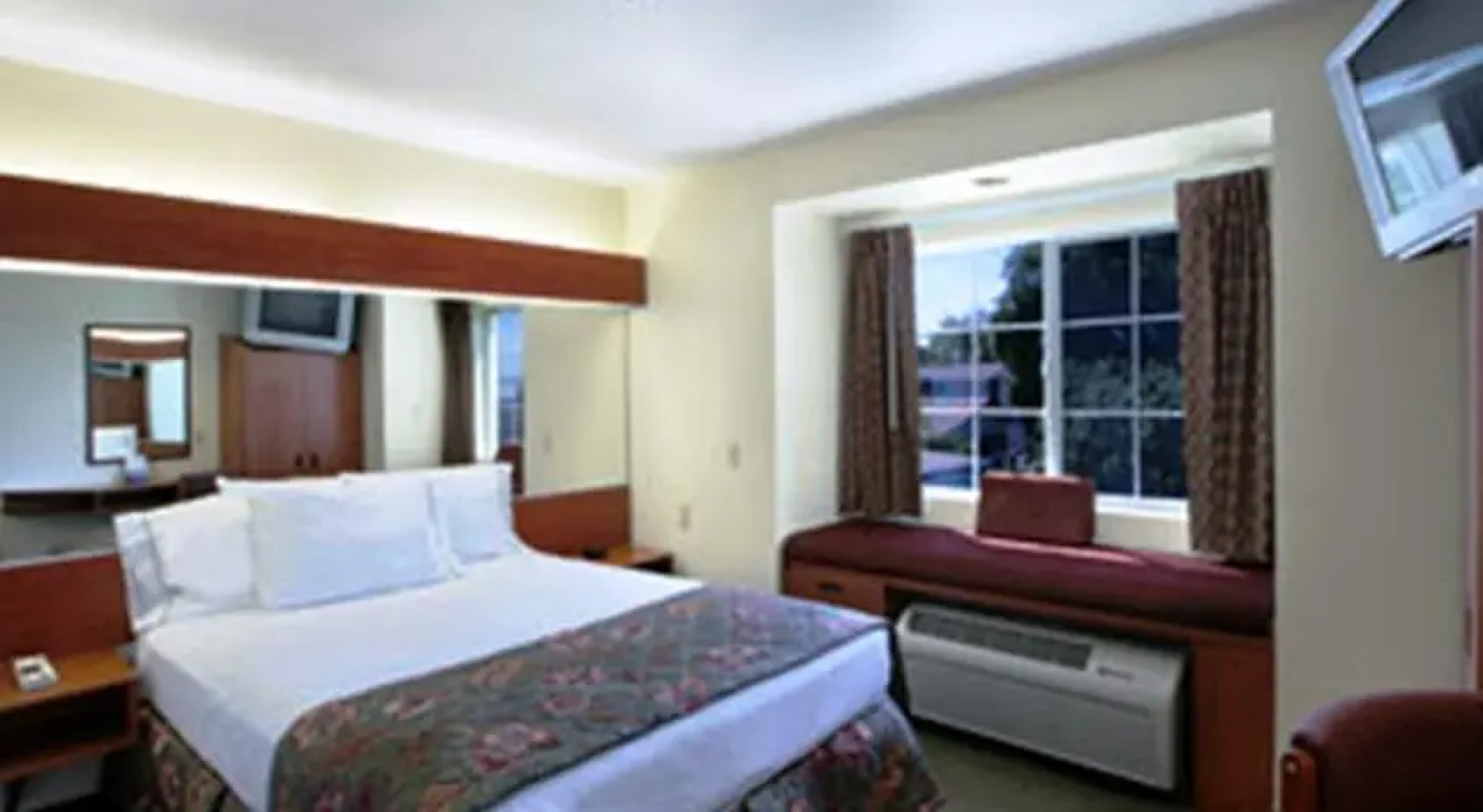 Microtel Inn & Suites