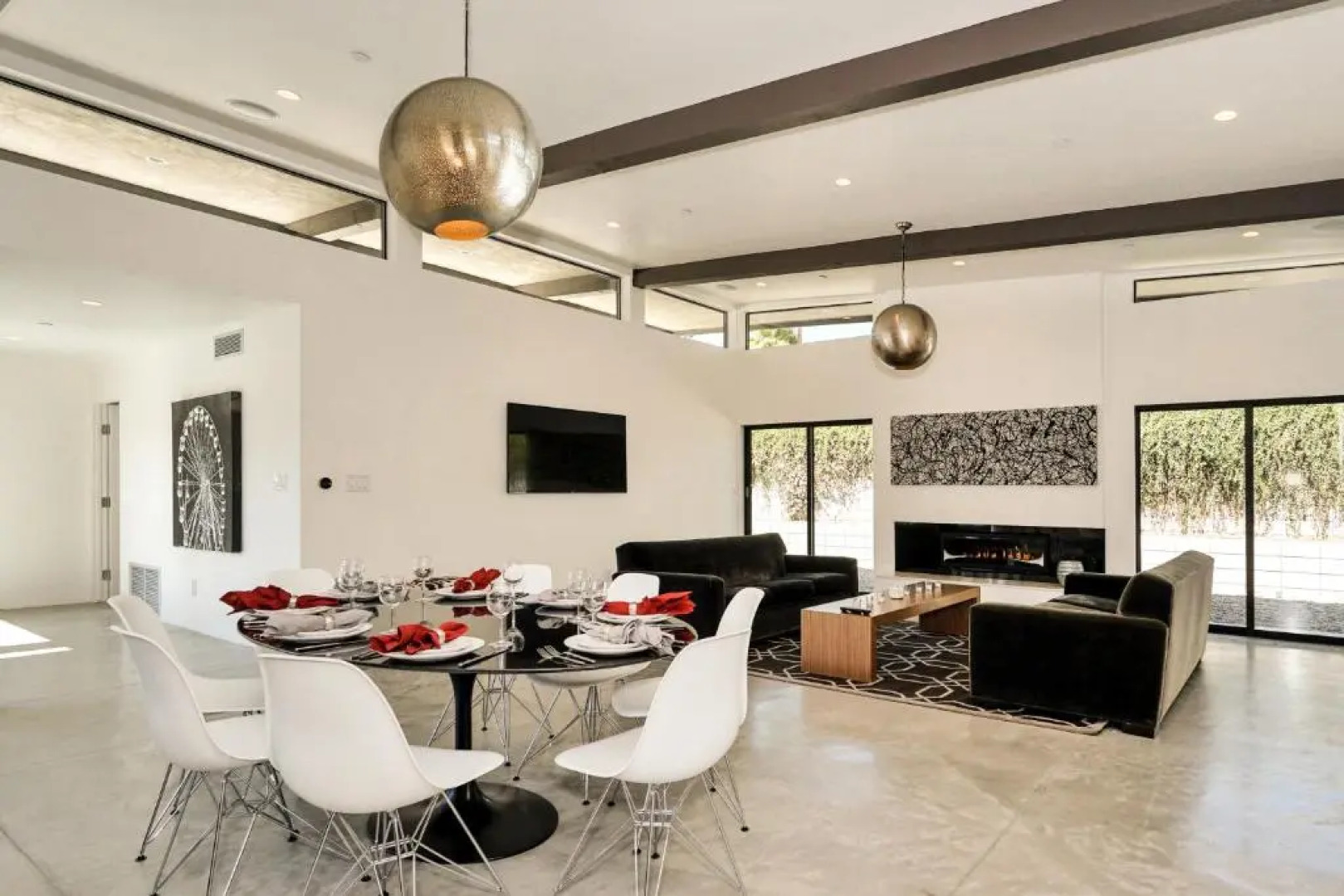 Best in Palm Springs • Featured in Dwell • 5 Bedrooms & All En Suite Baths