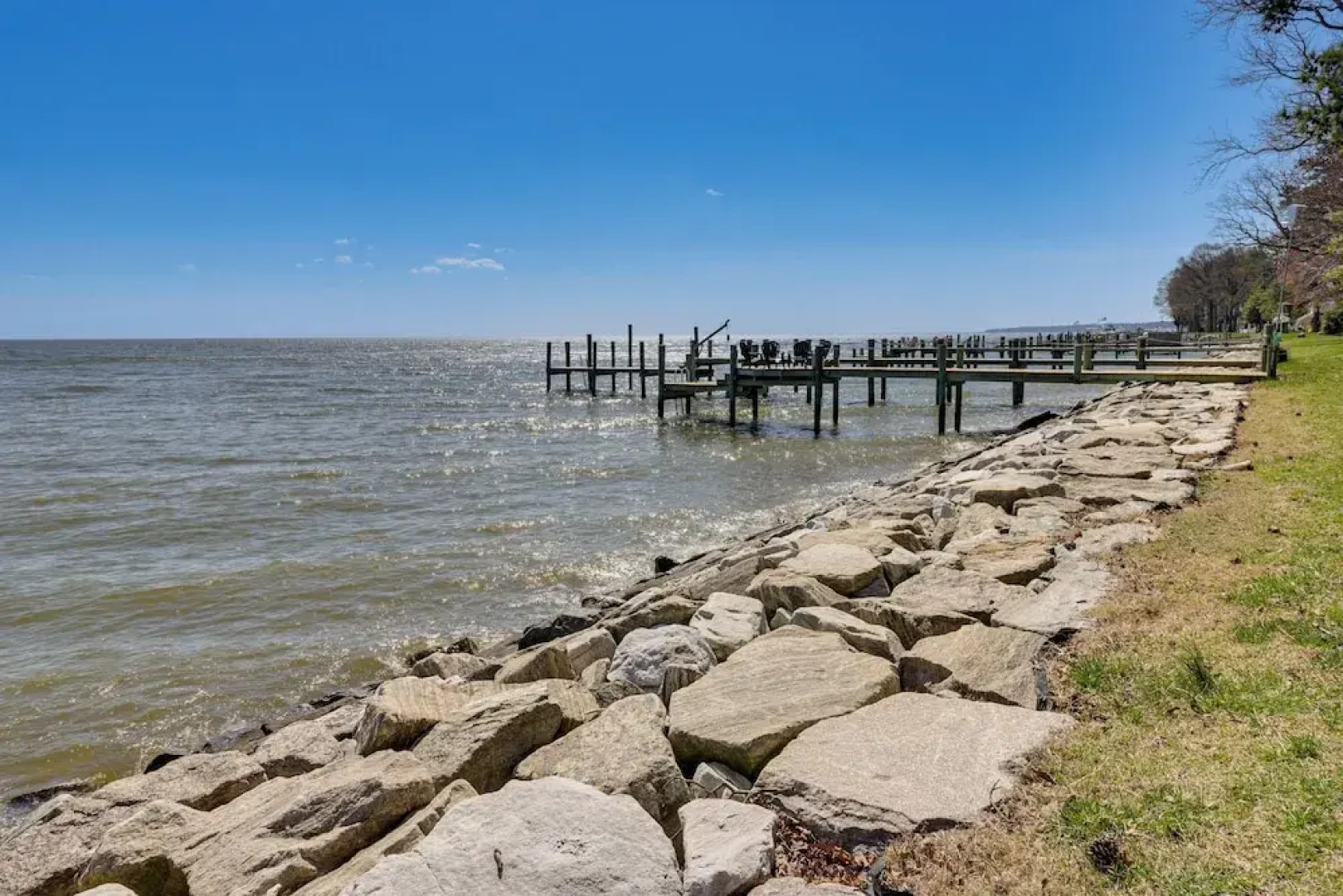 Bayfront Maryland Retreat w/ Deck, Near Beaches!
