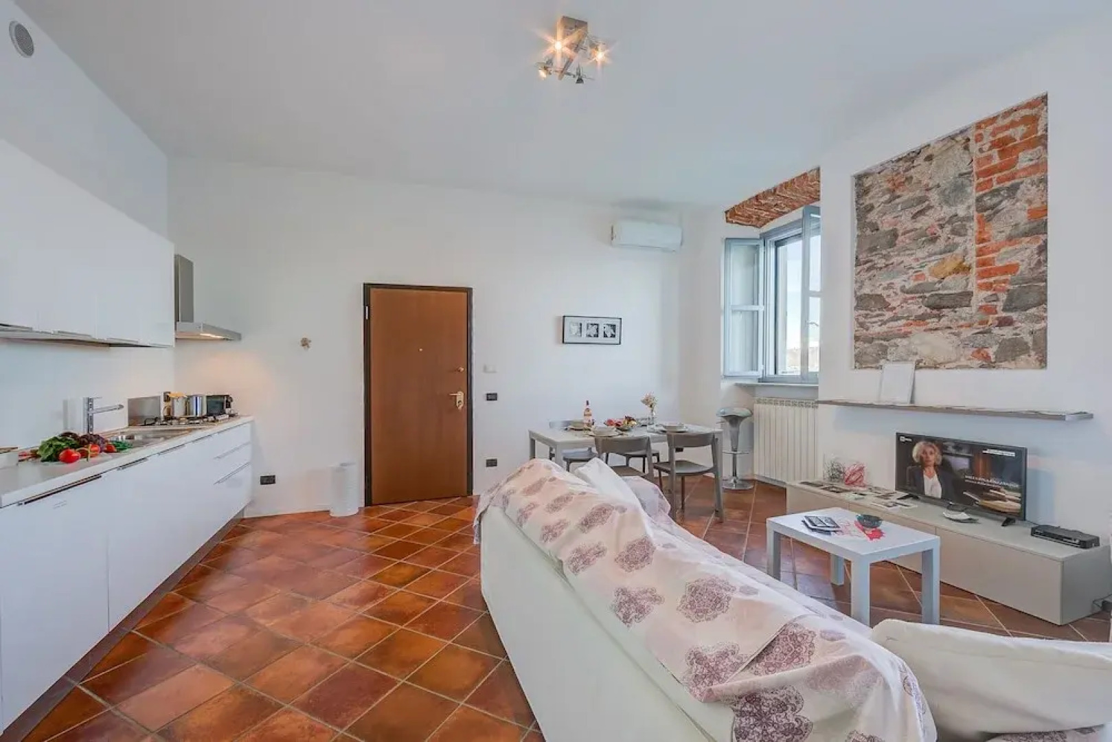 Incanto Sul Lago Pied Dans L' Eau