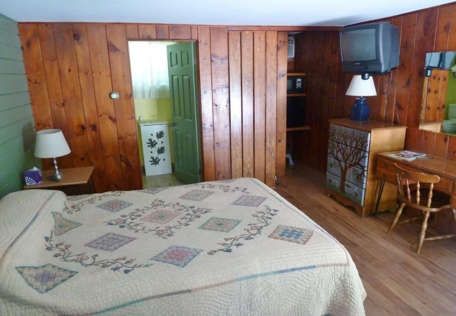 Saratoga Garden Motel