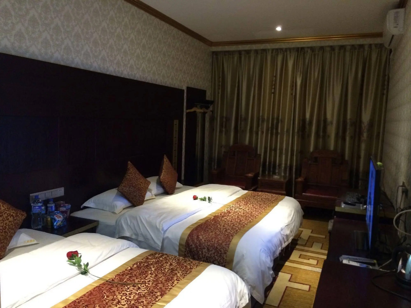 Sanlong Hotel in Kaiyuan City